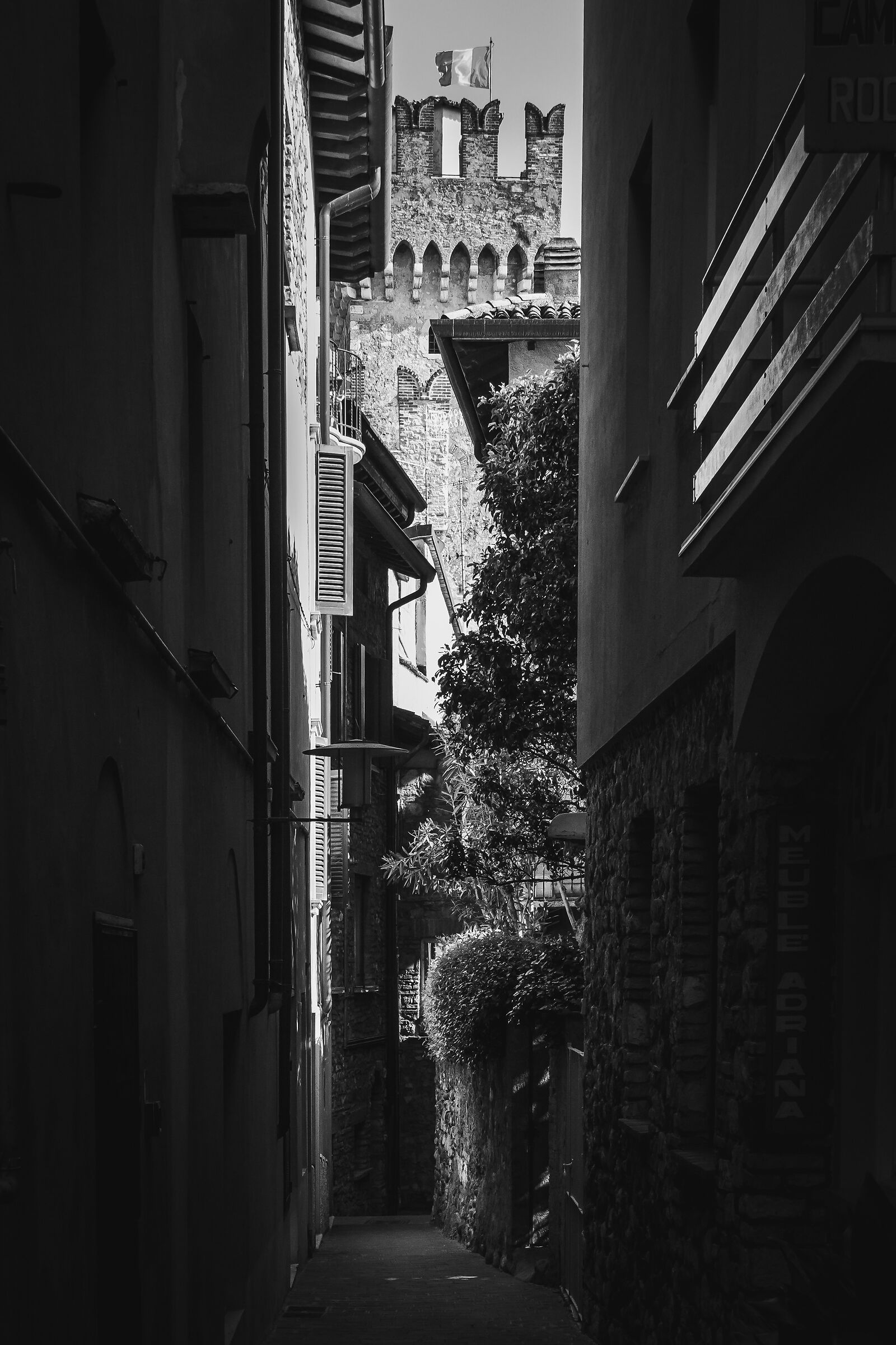 Alley in Sirmione...