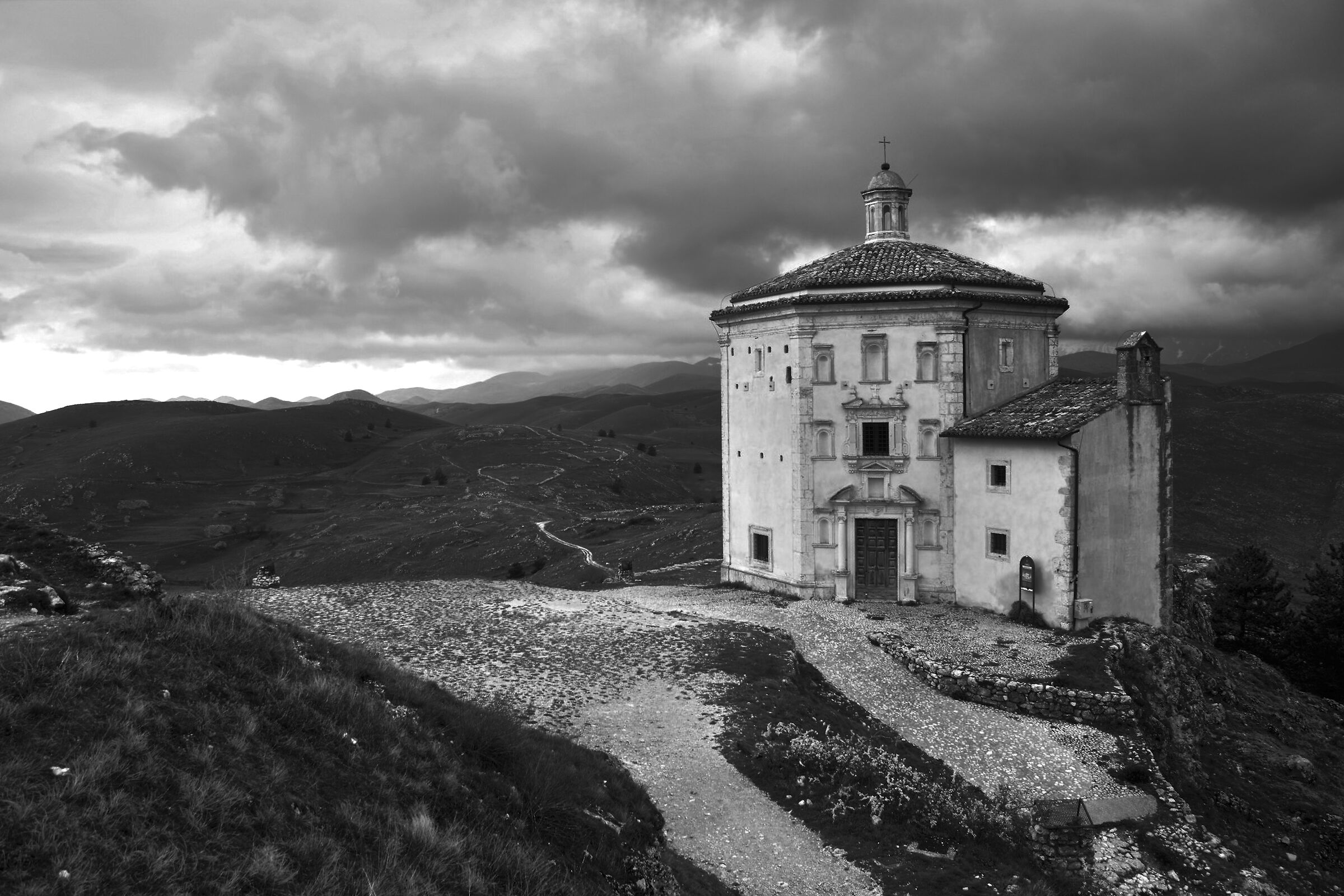 Rocca Calascio Madonna della Pietà...