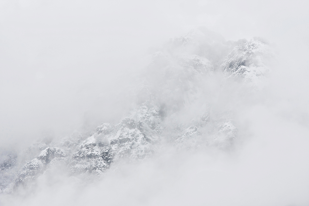 montagna nella nebbia....