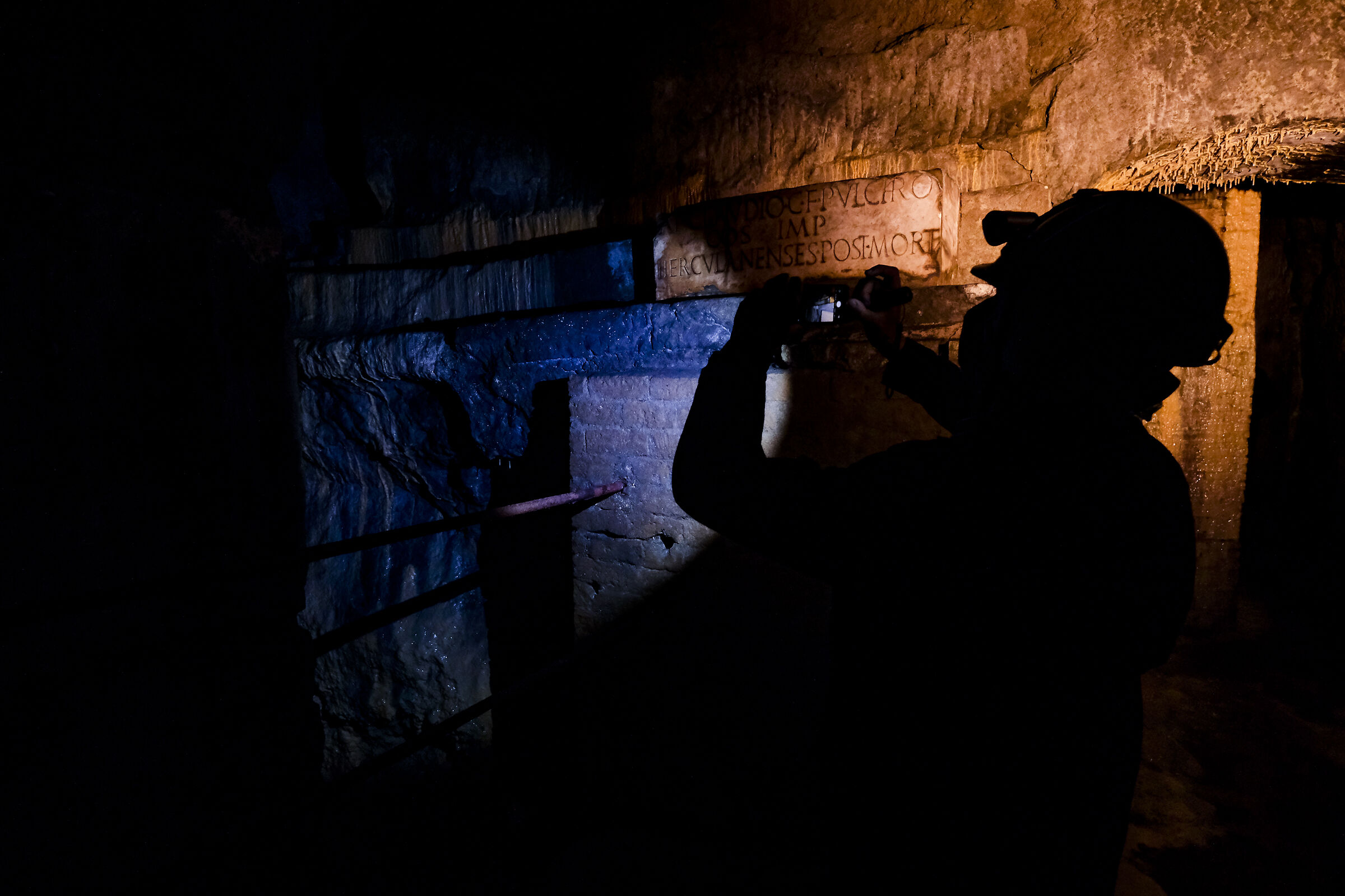 Underground Theatre Herculaneum excavations ...