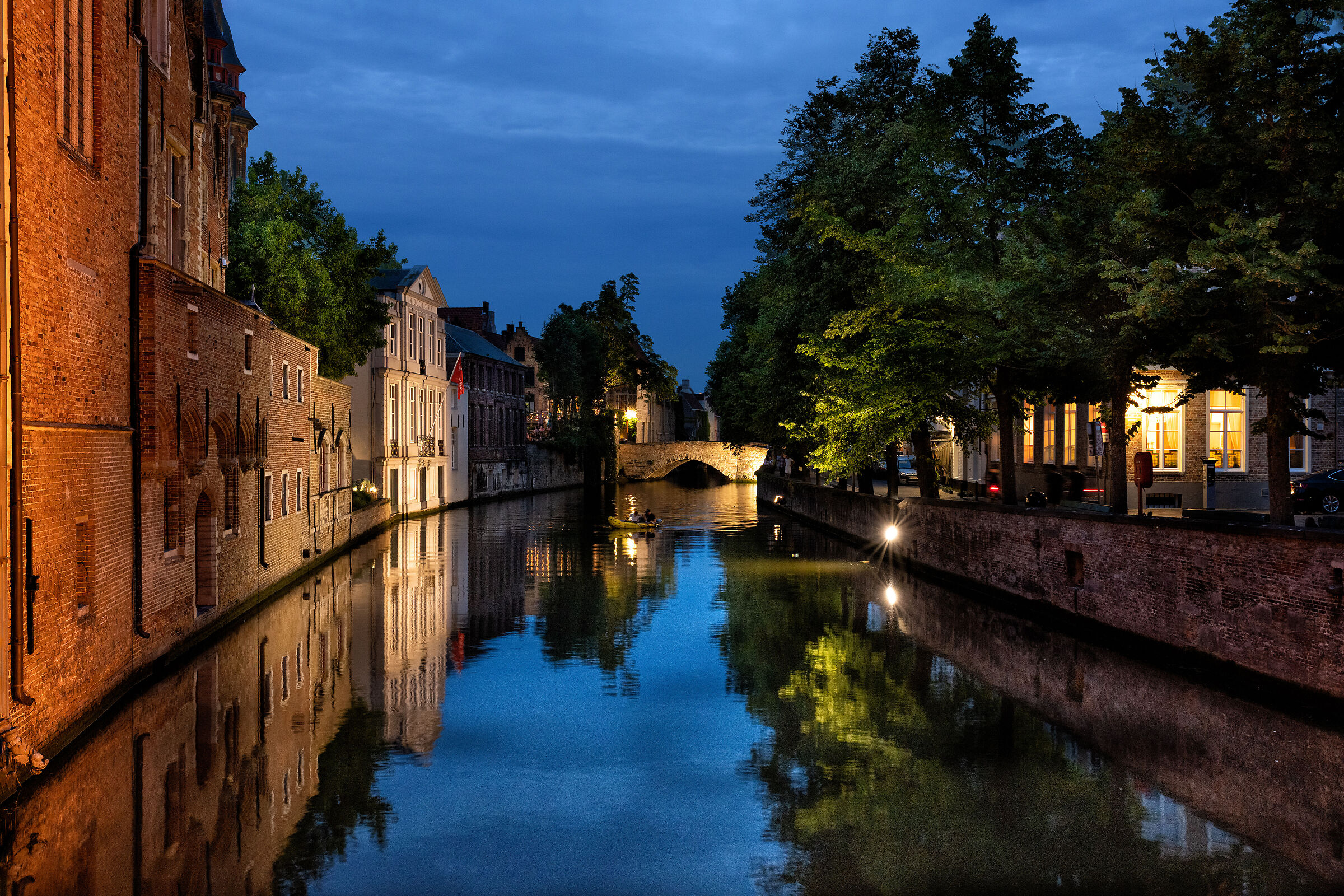 Bruges, the charm of the canals...