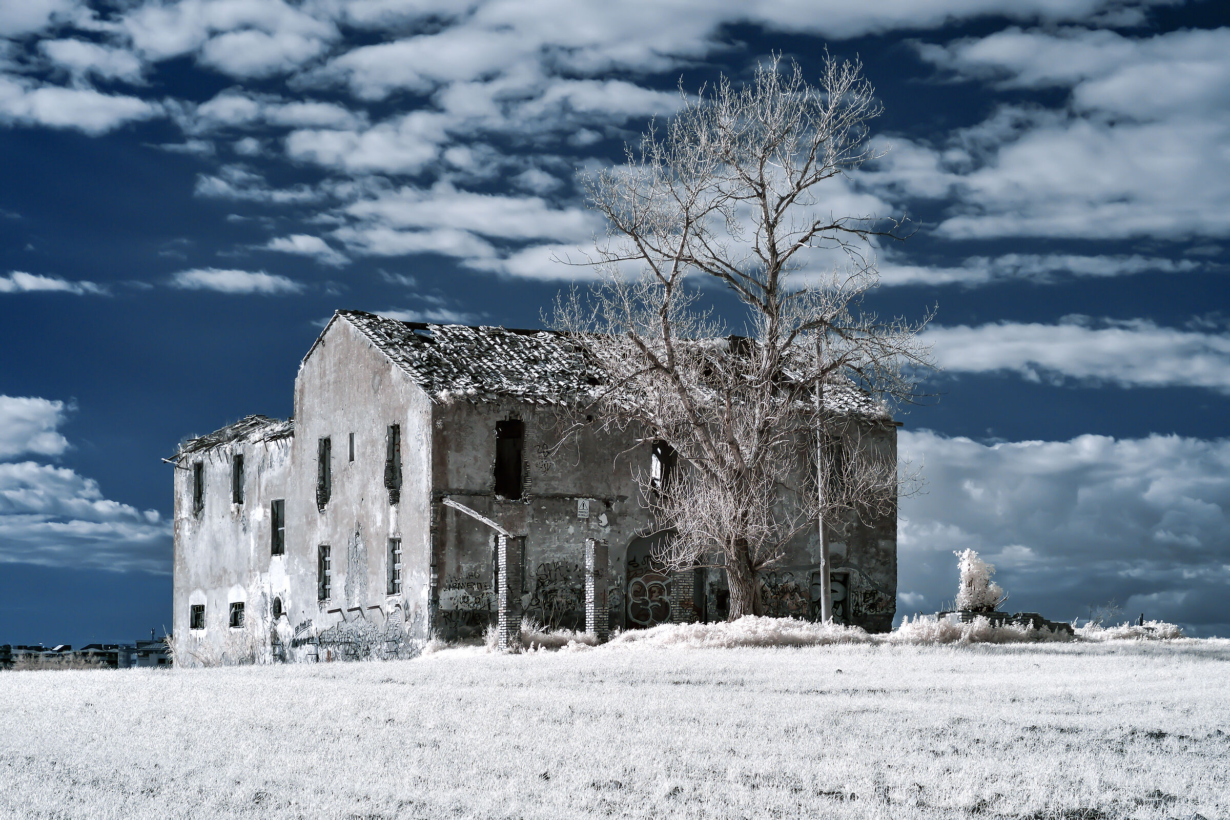 abandoned farmhouse...