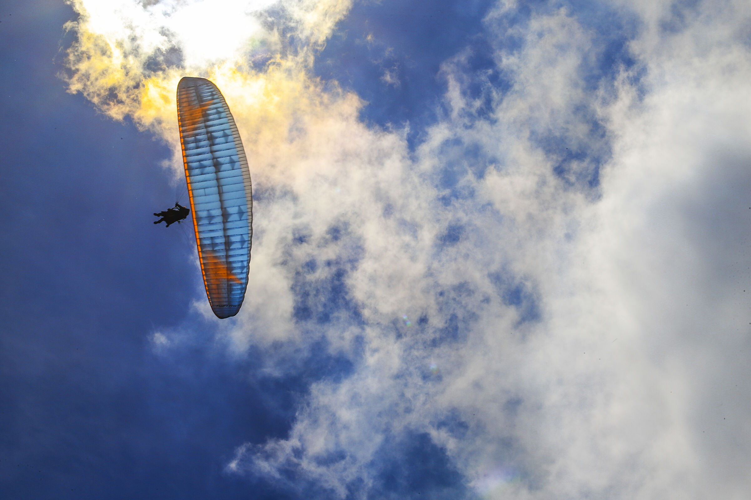 Paragliding 1...