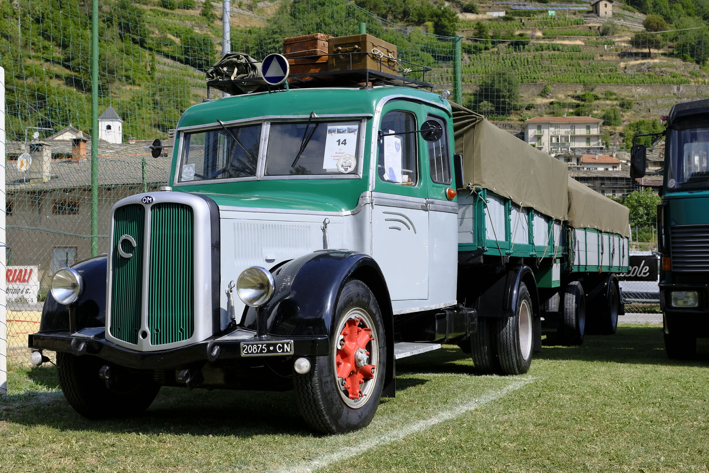 Vintage trucks OM...