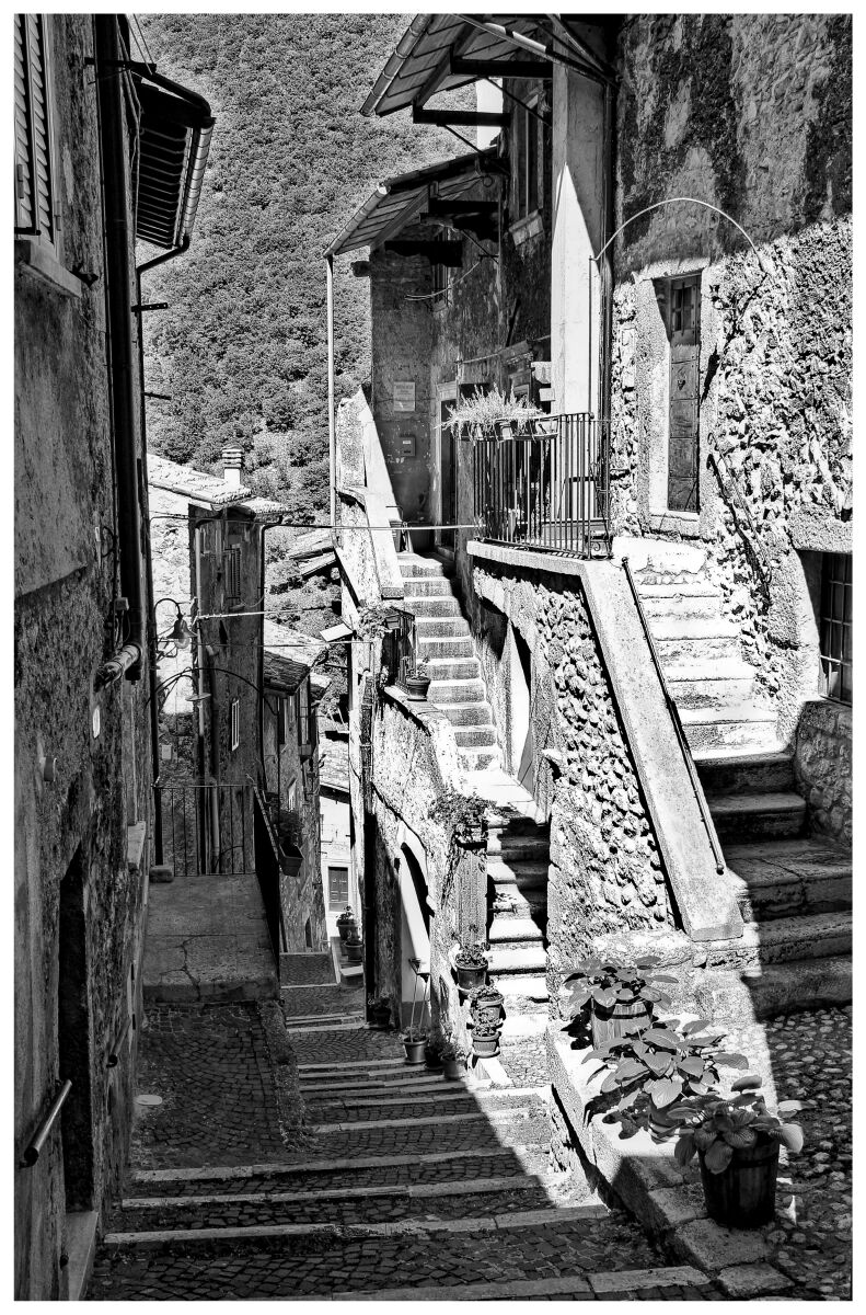 Scanno 2022 - The alley with "Escher's stairs"...