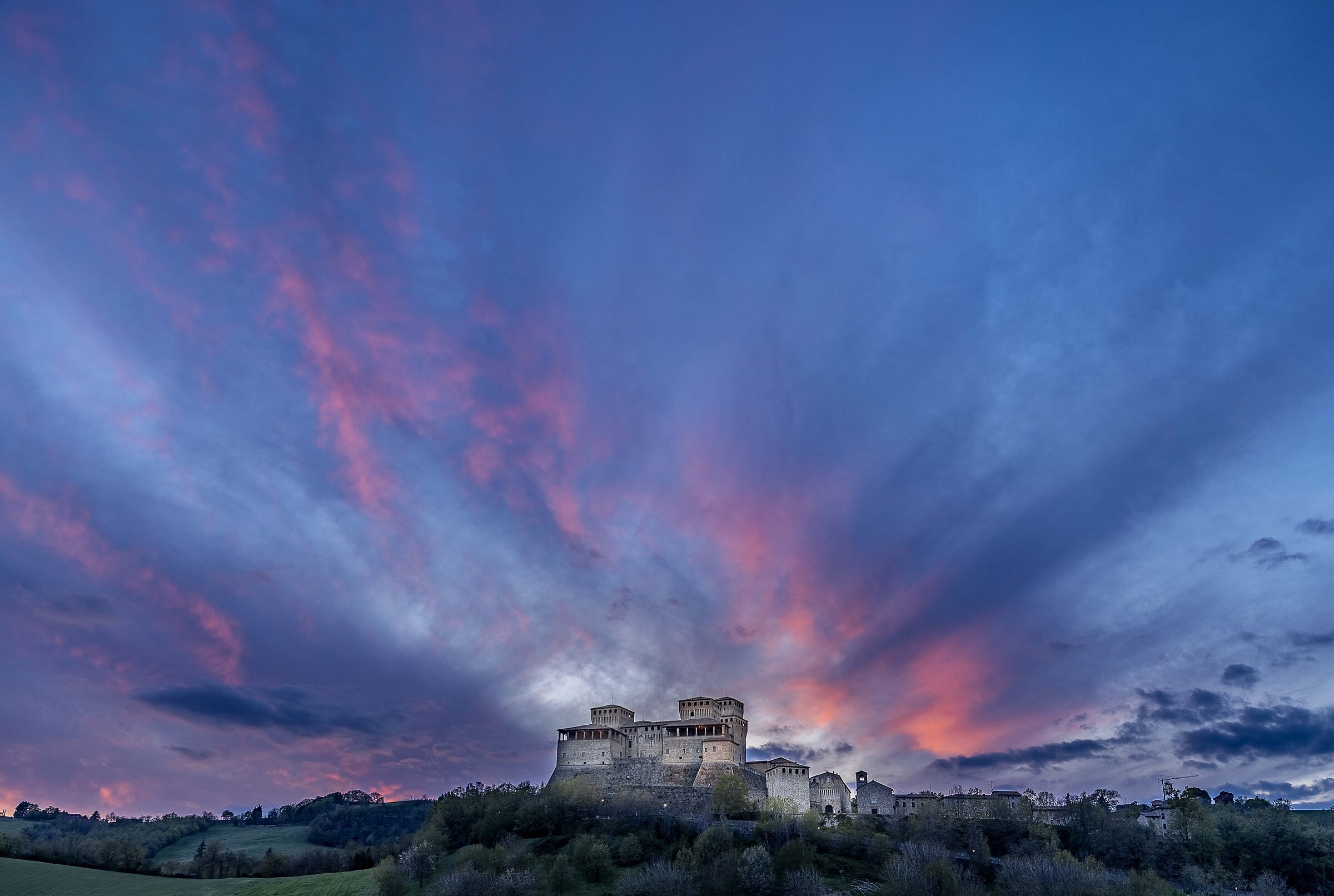 Castello Torrechiara , tramonto...
