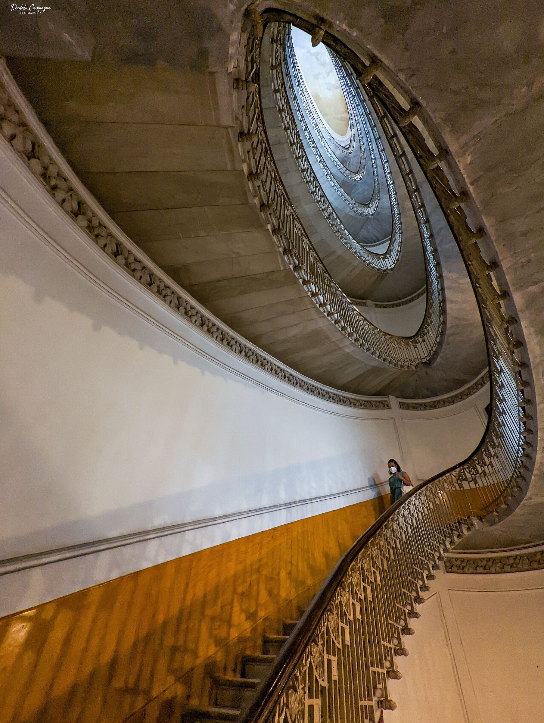 La scalinata di Palazzo Mannajuolo...