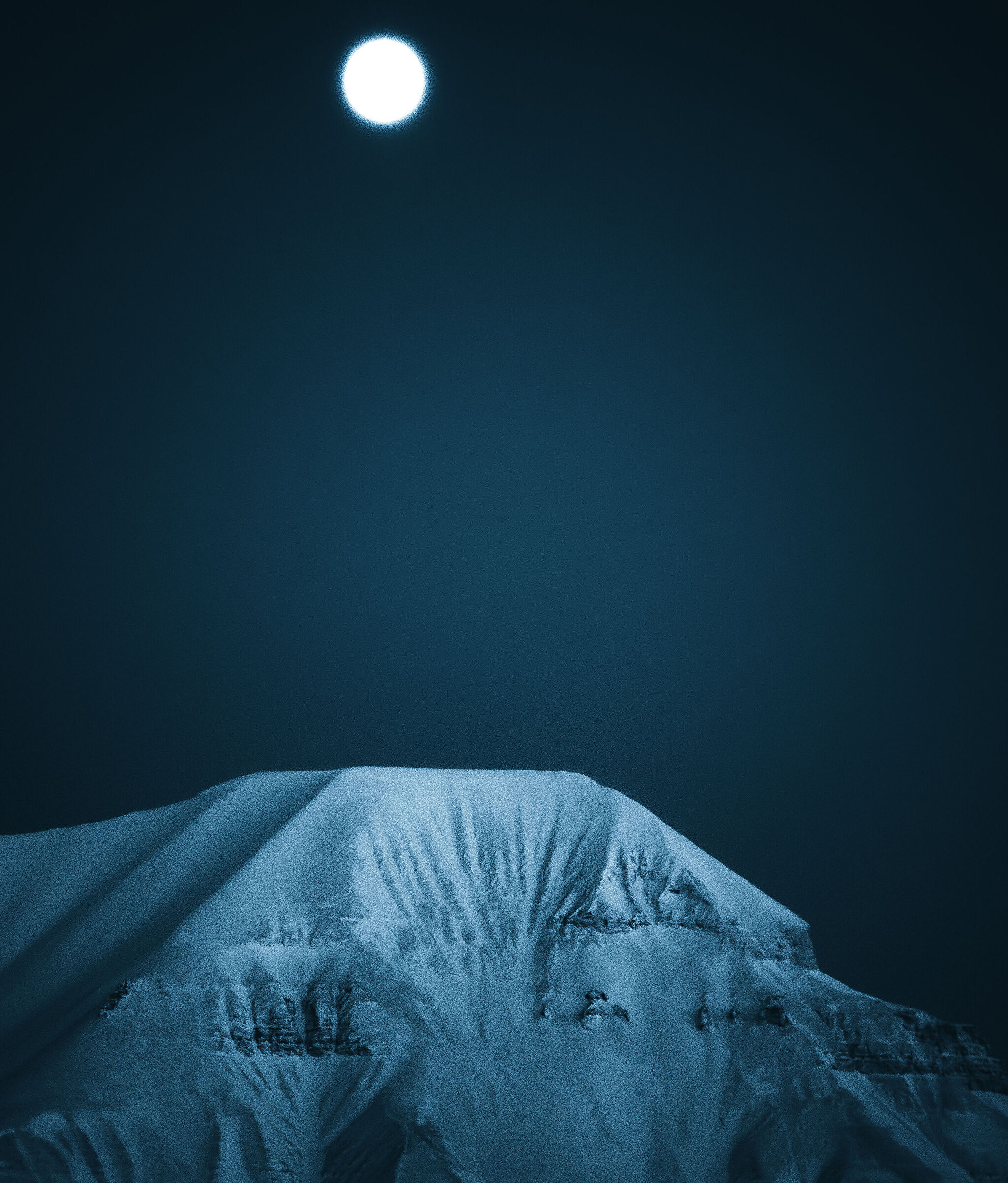 La Luna in mattina durante la notte polare...