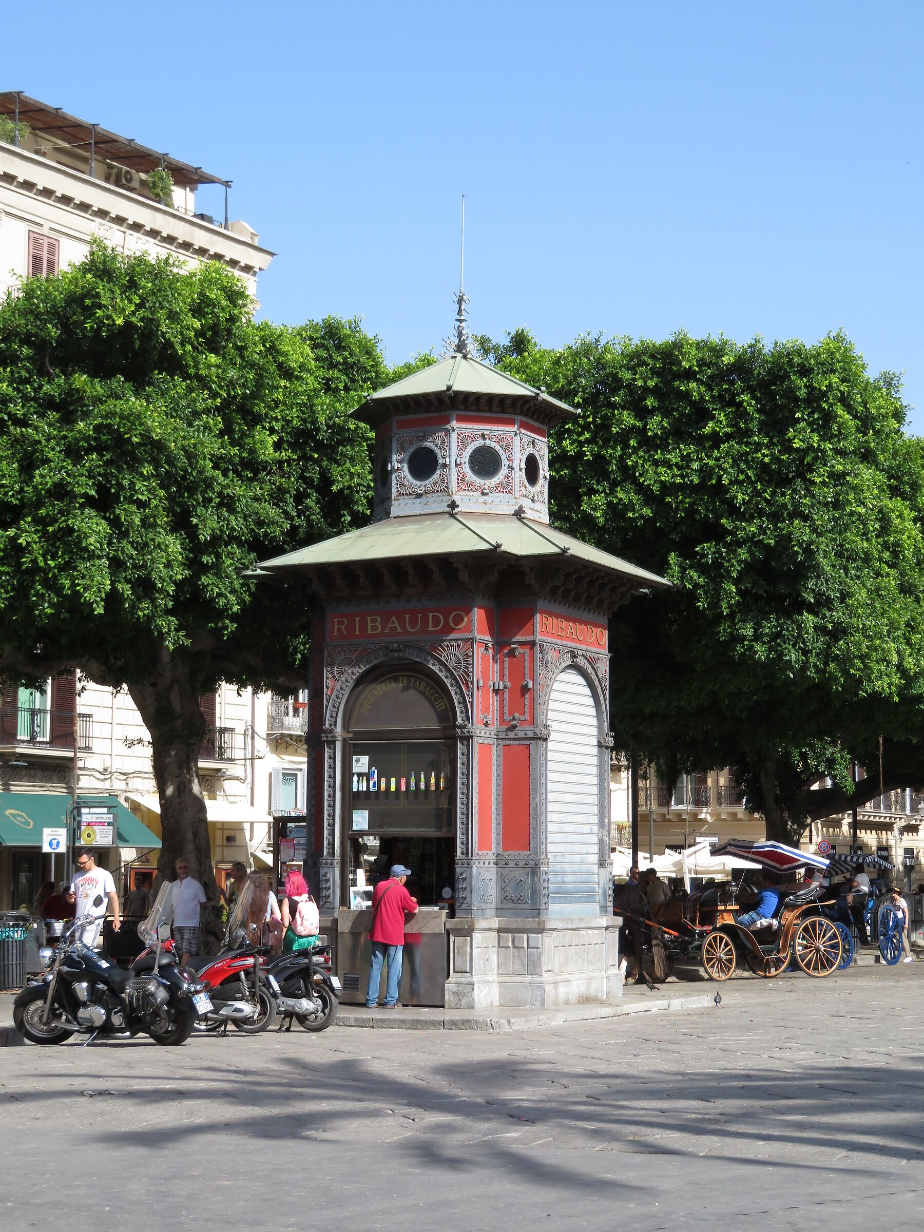 Palermo: historic kiosk in the city center...