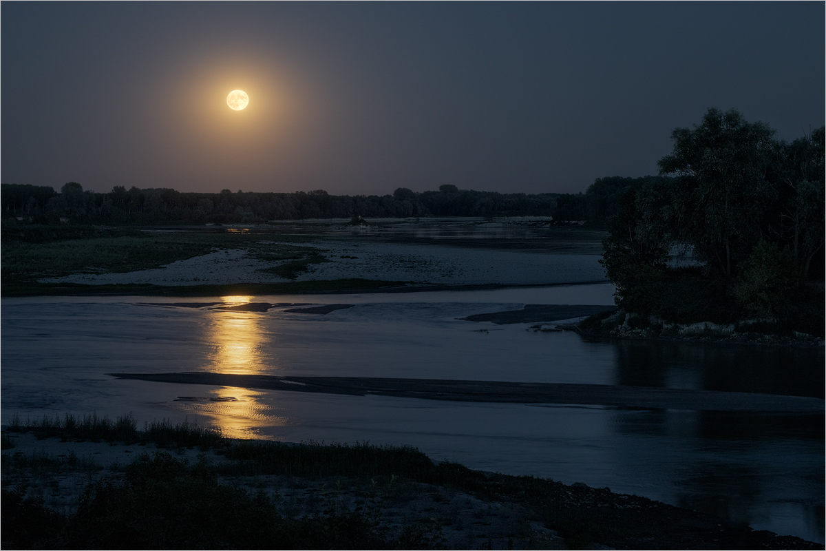 Moon River...