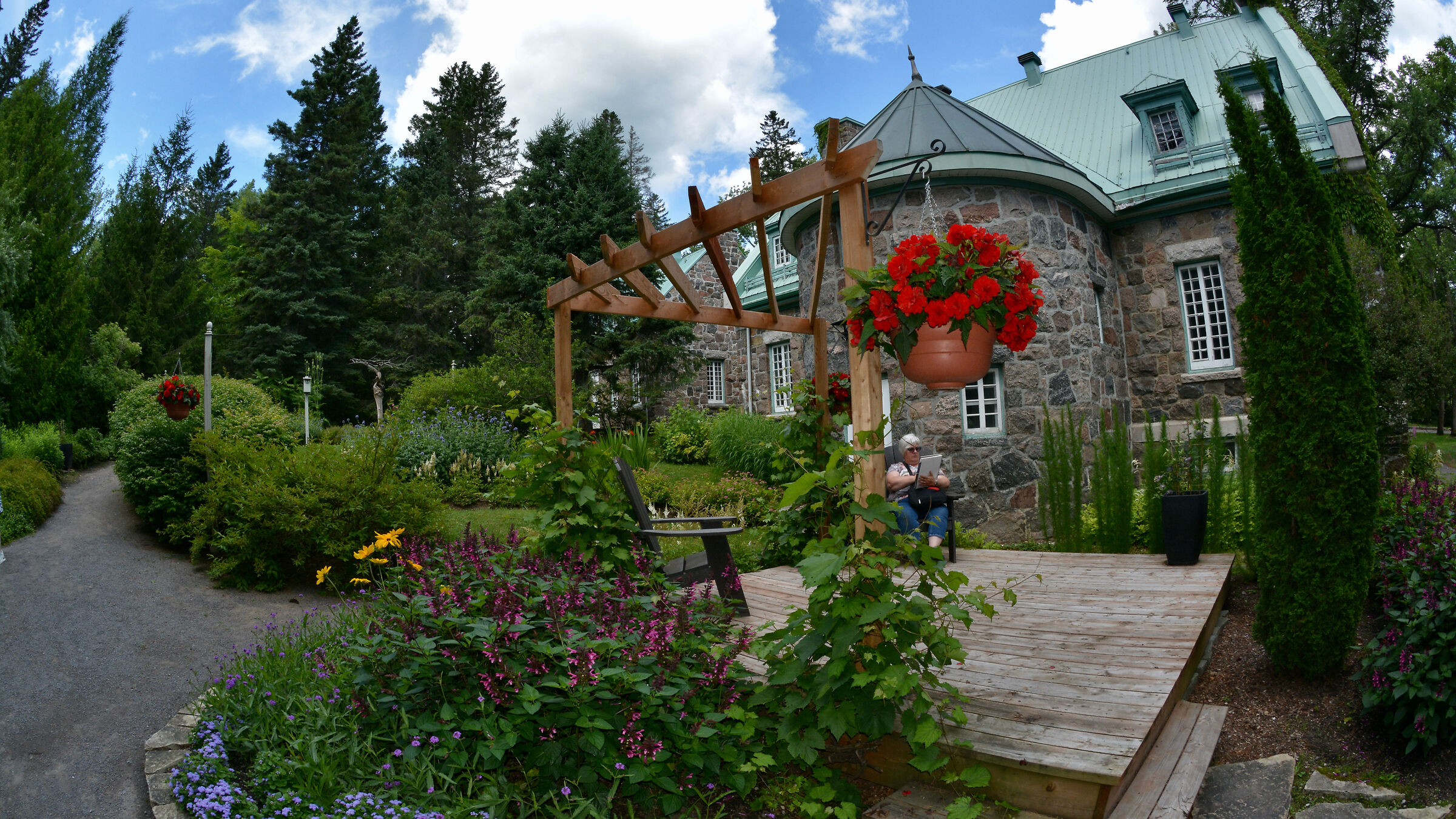 Enjoy an exceptional moment in a park in Quebec...
