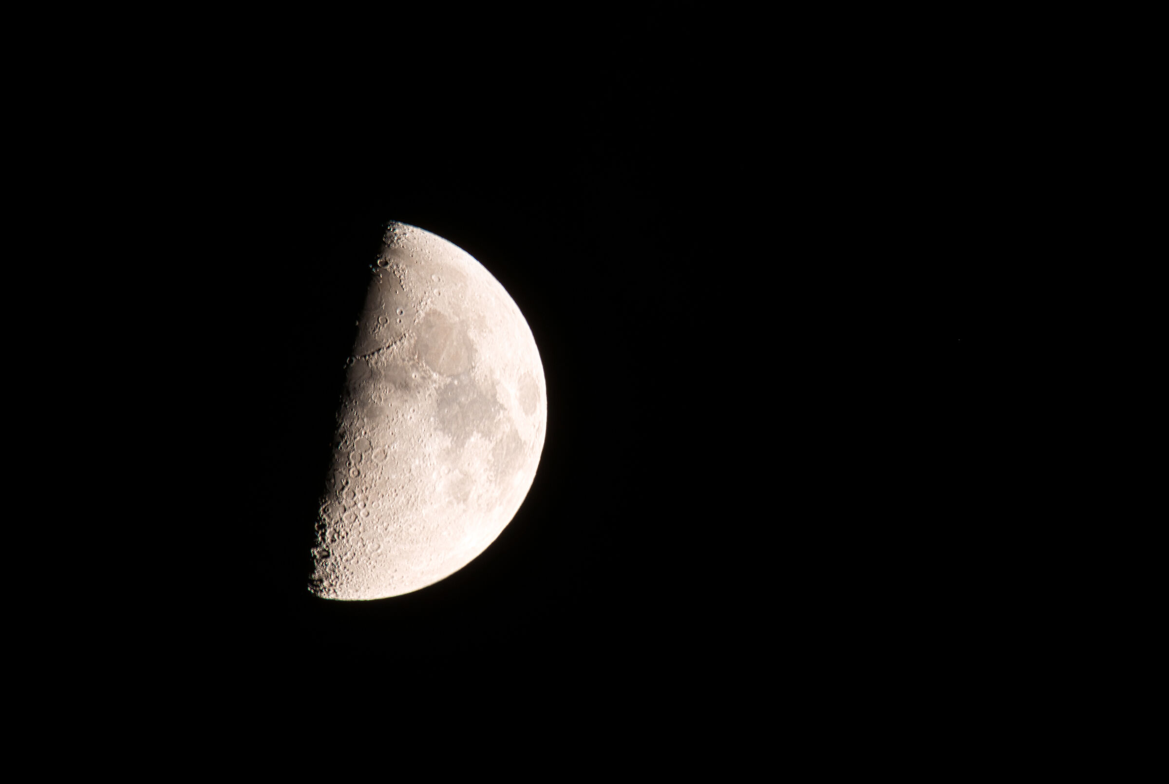 Moon of 05/08/2022 at 22:00...