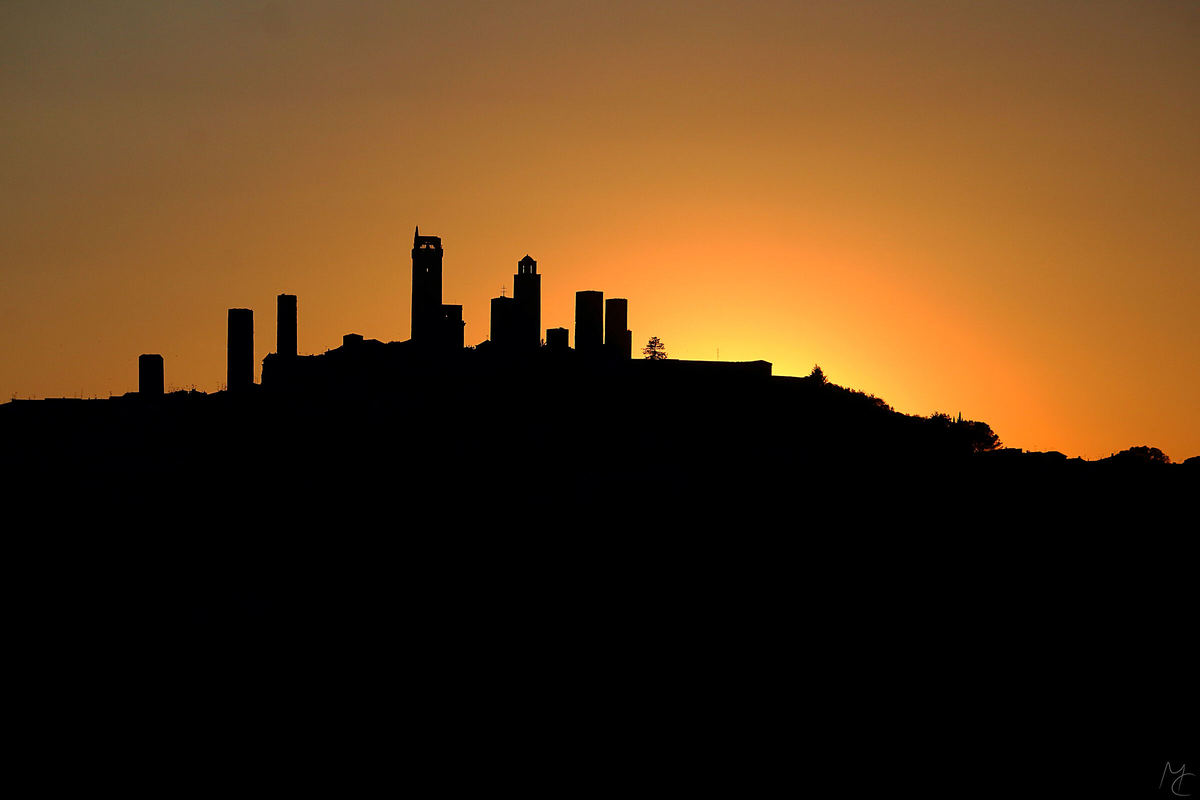 (Silhouette of) San Gimignano...