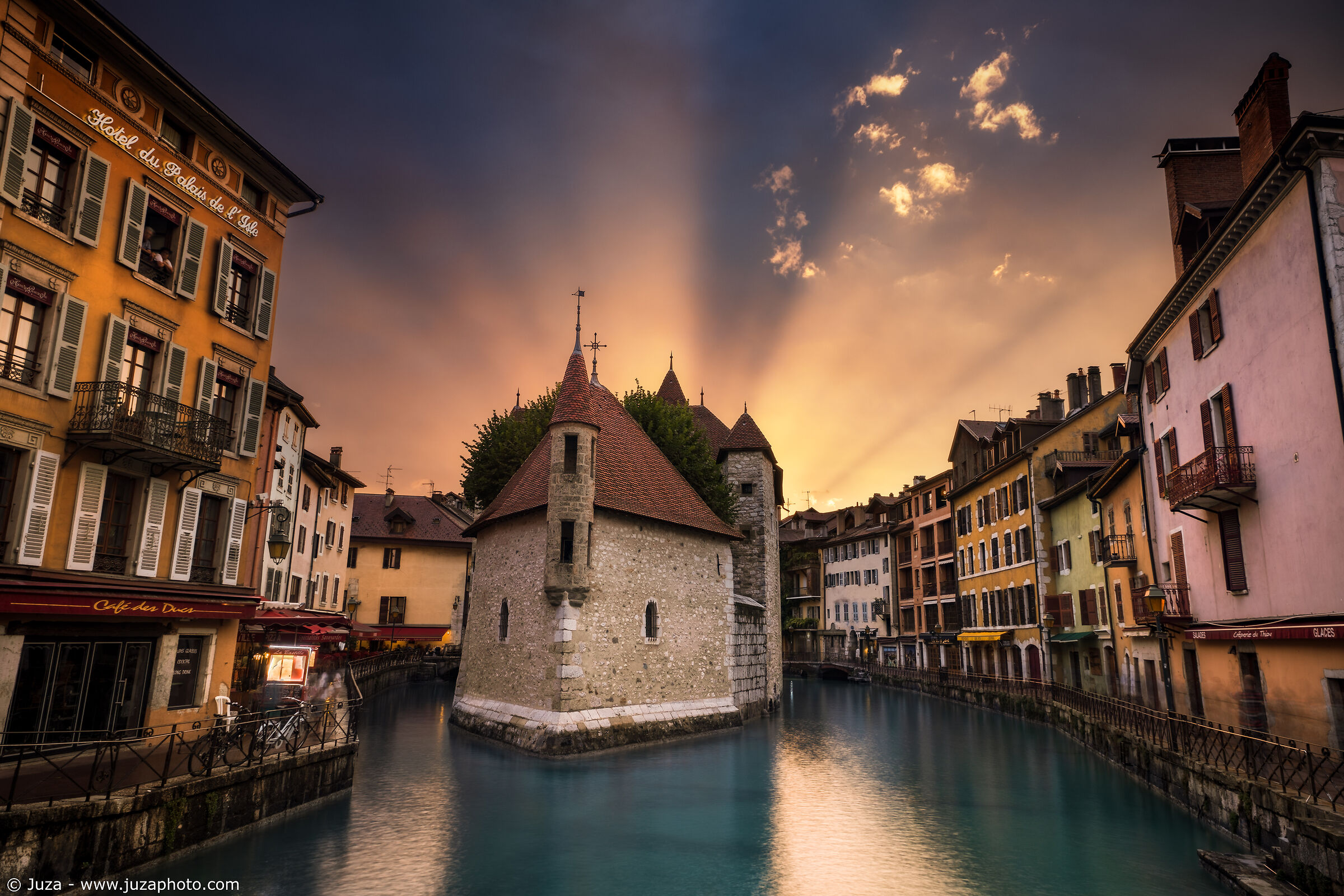 Sunset in Annecy...