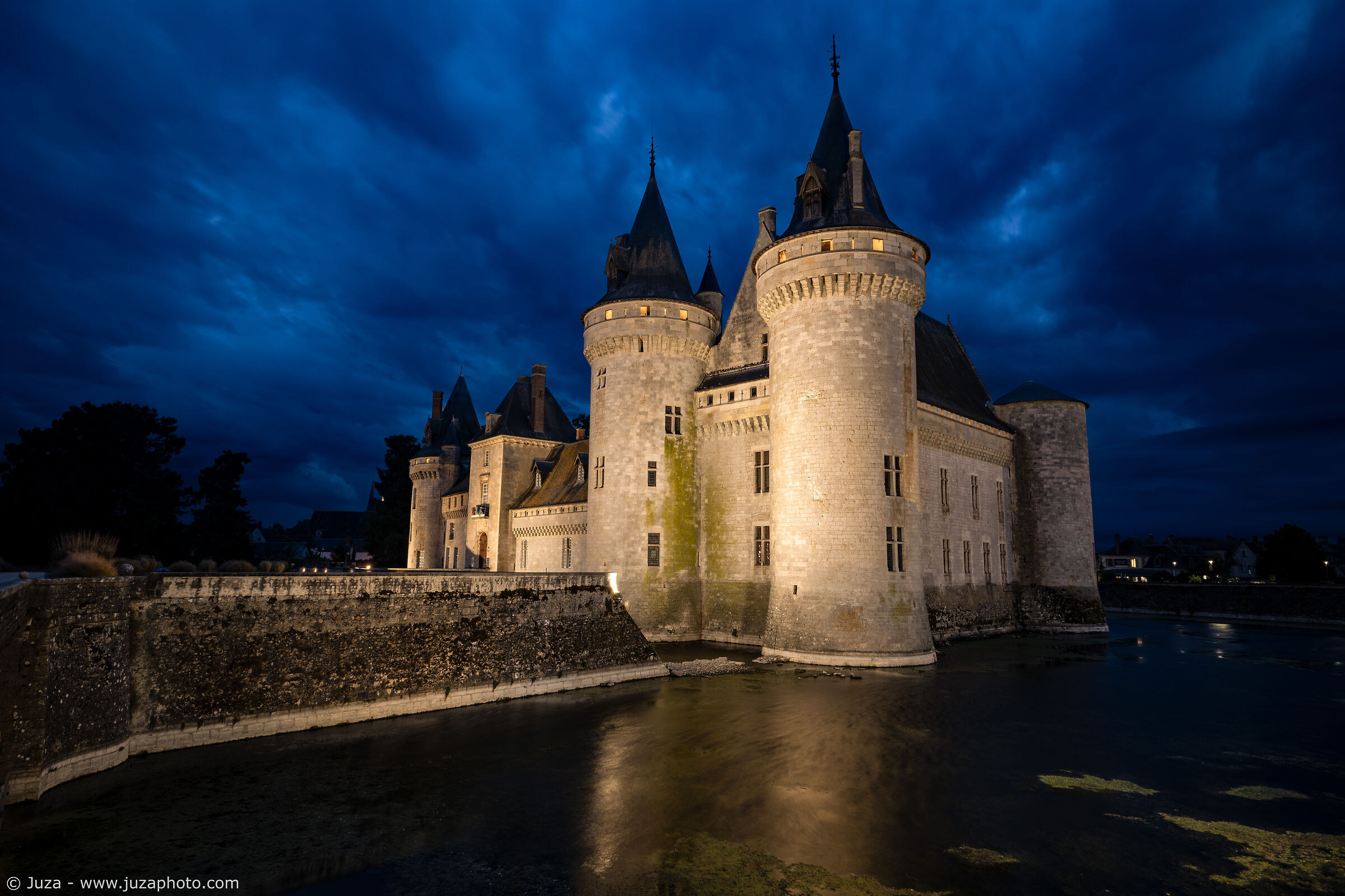 The Château de Sully-sur-Loire...