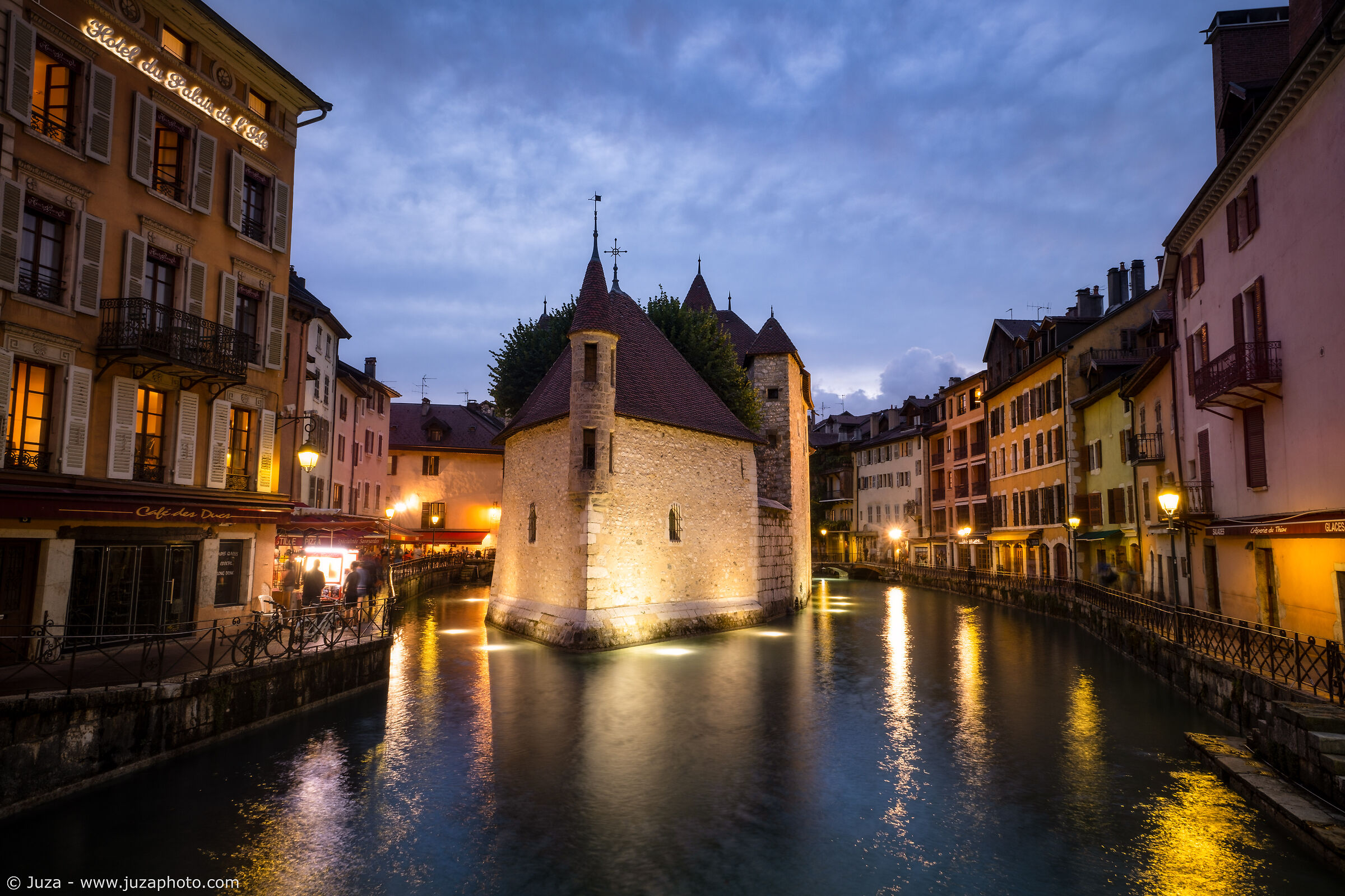 Annecy, the blue hour...