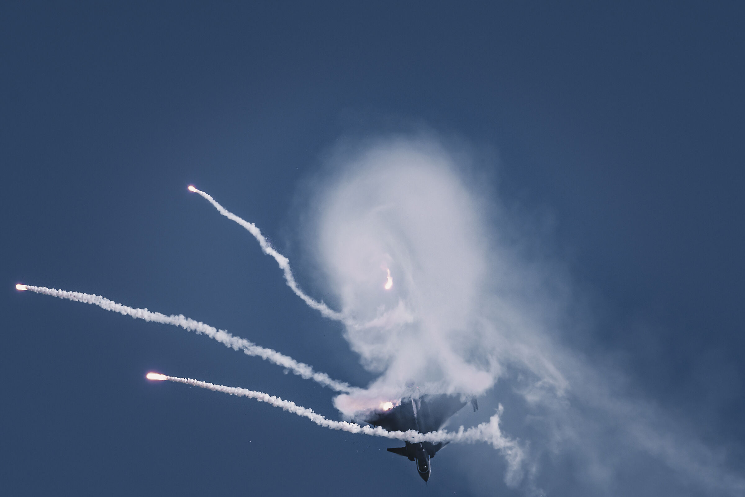 Flares by Gripen...