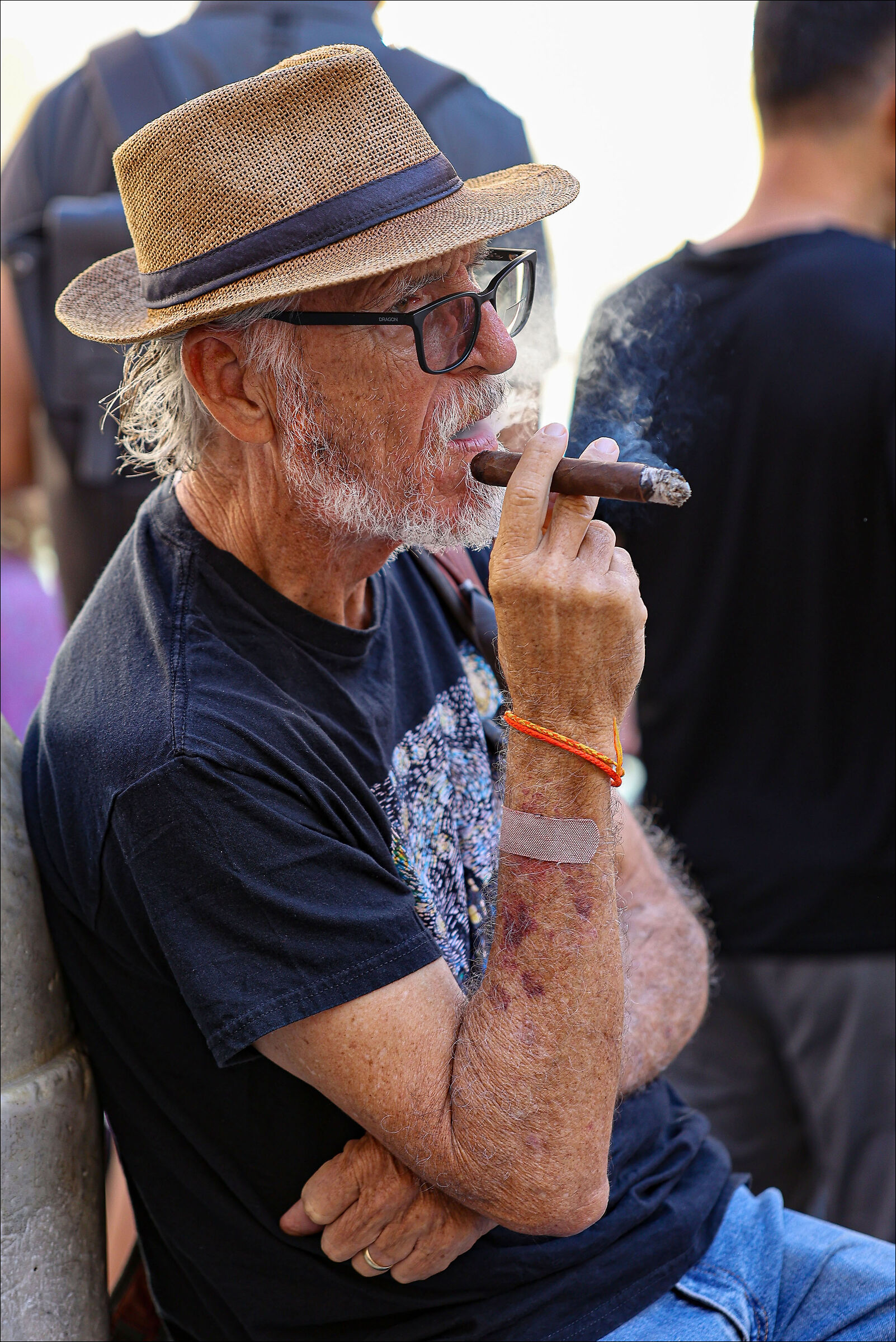 Smoking a Cuban cigar in Trevi Fountain Rome...