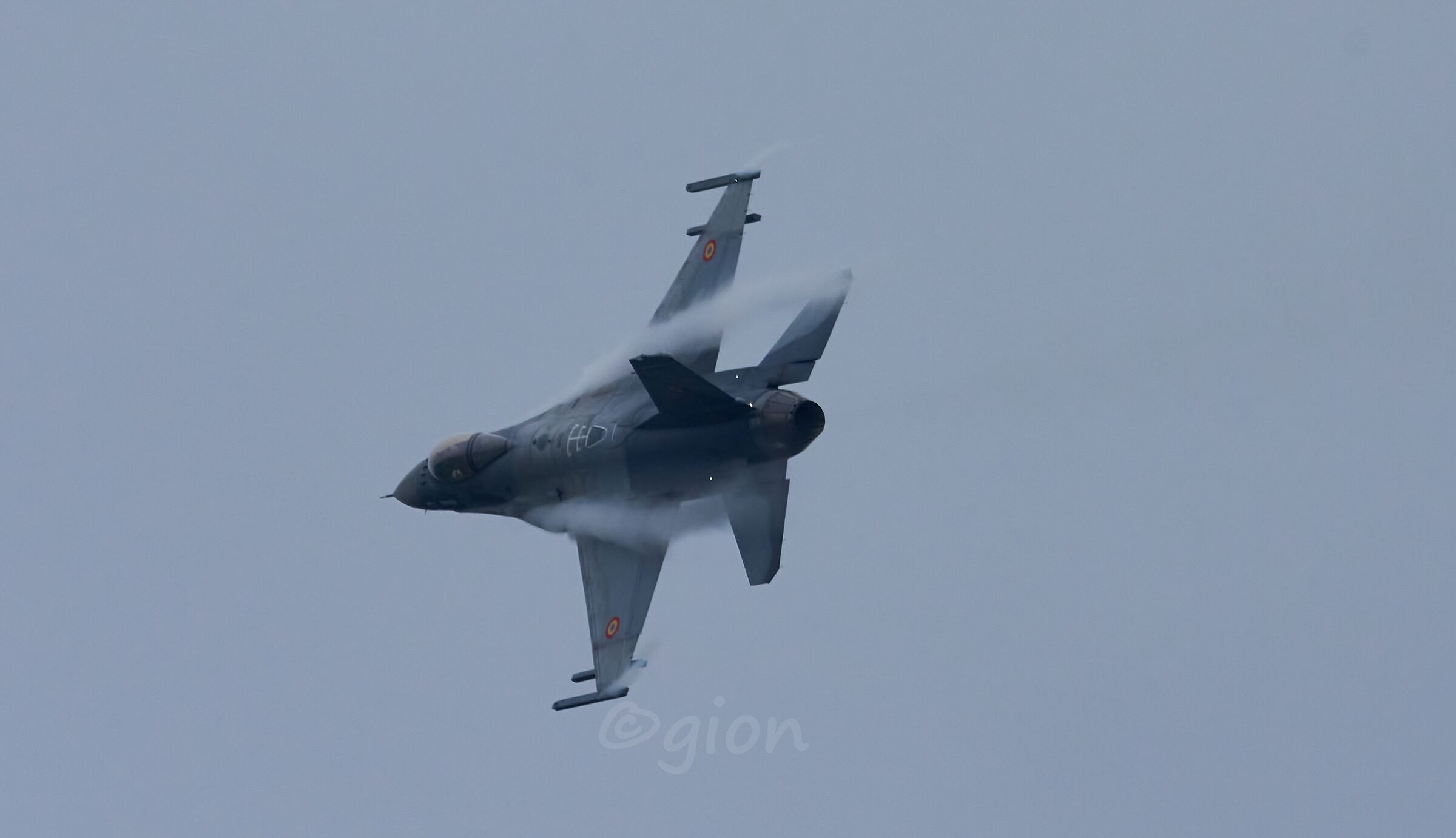 F16 Falcon - effetto velocità...