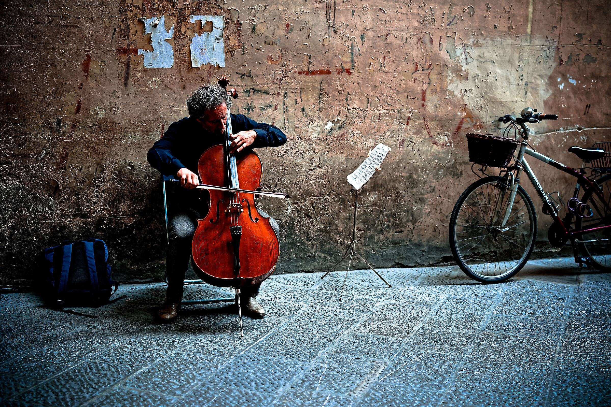 Cello street...