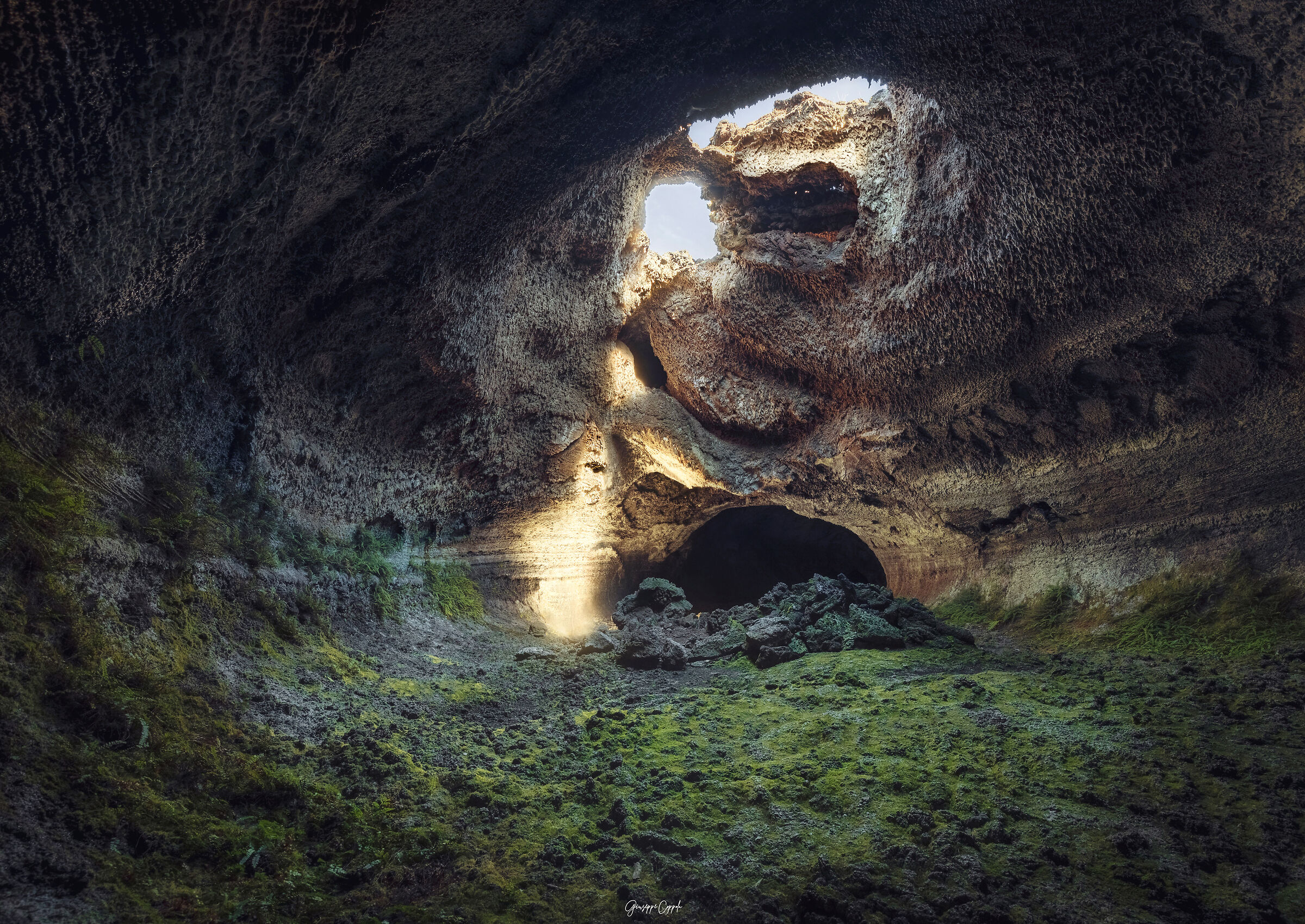 Grotta dei Lamponi - Etna...