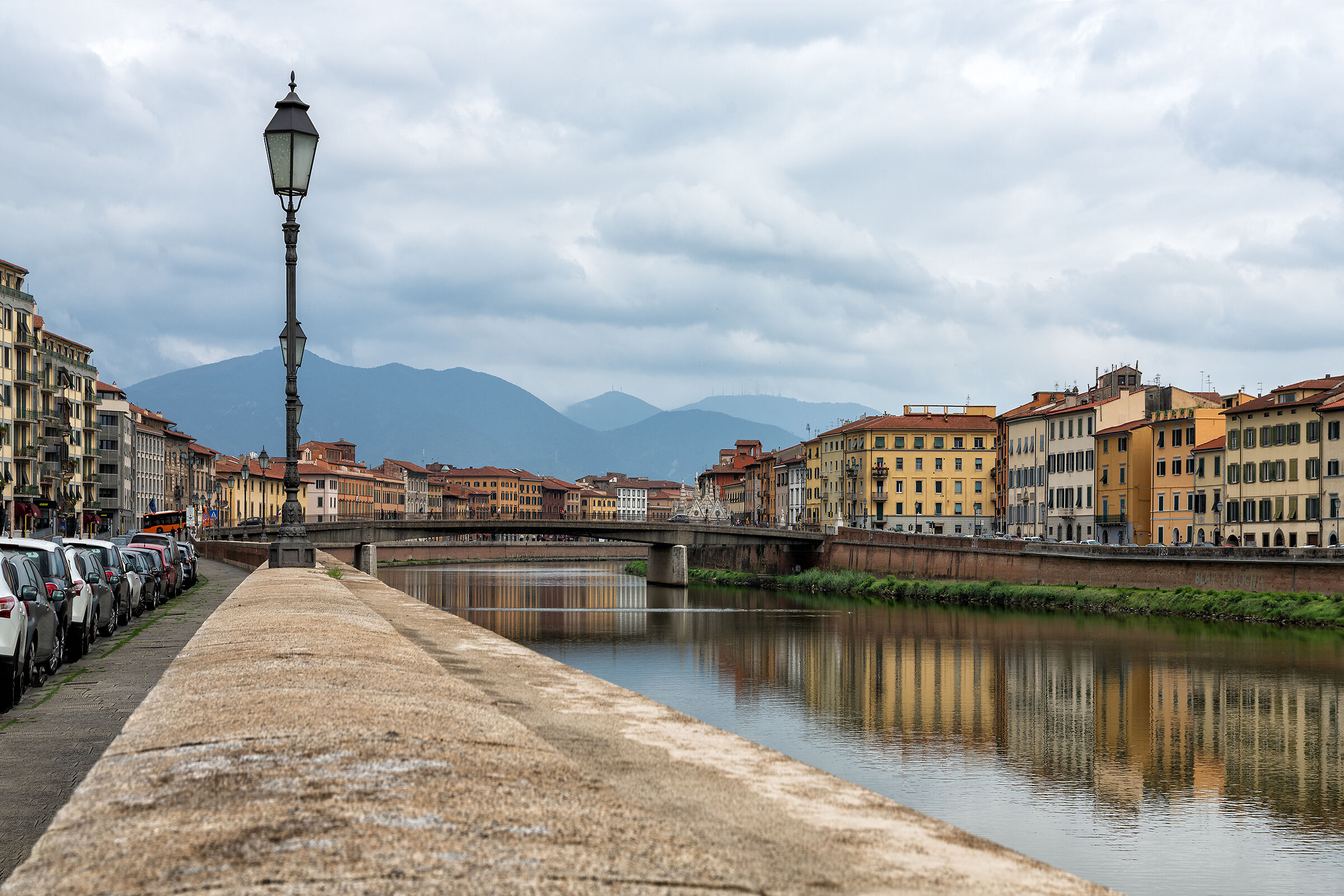 Pisa, lungo l'Arno...