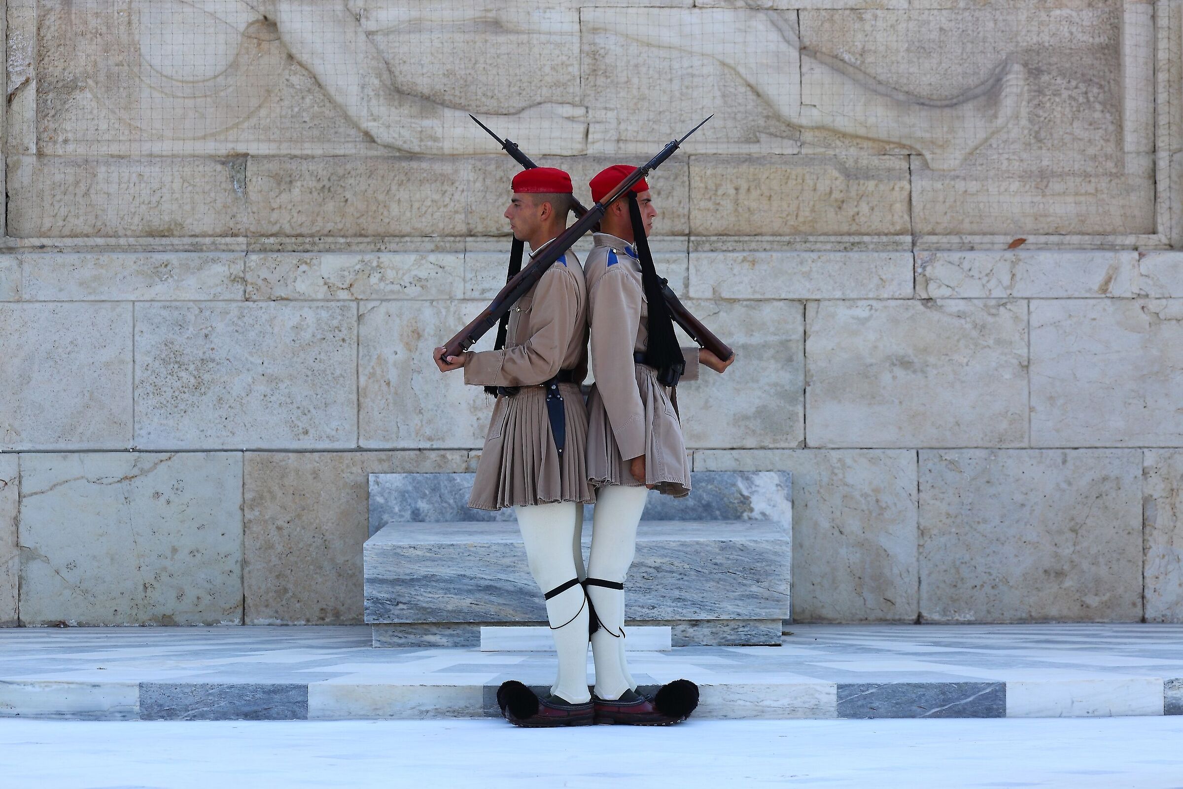 Guardia d'onore al Milite Ignoto a piazza Syntagma...