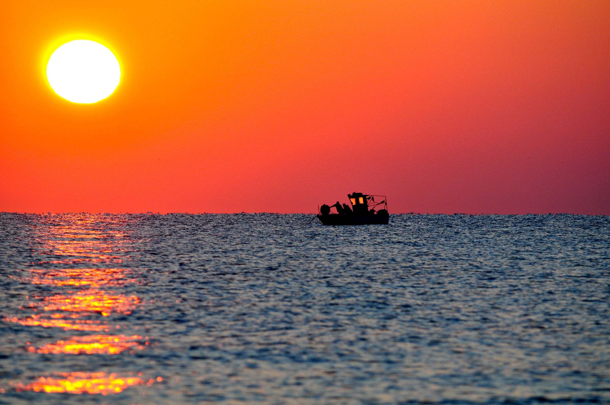 Sunrise Fishing boat in Silvi MArina ...