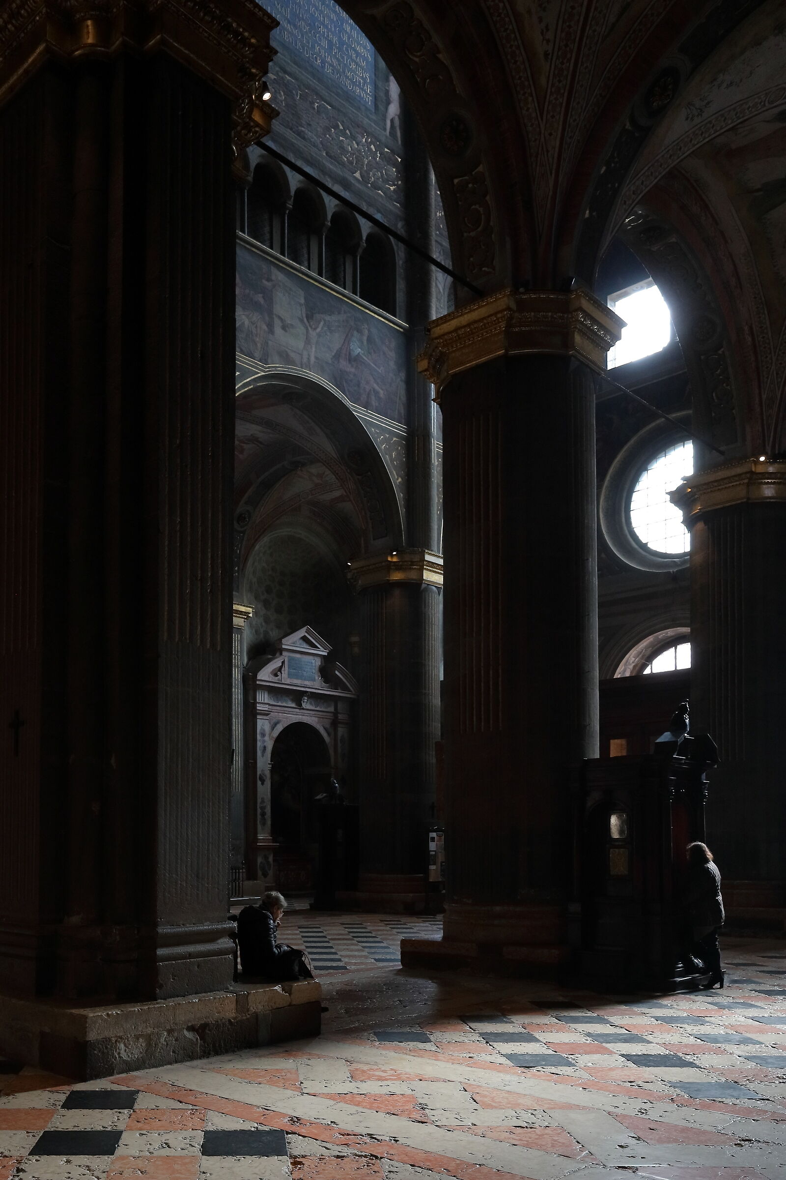 Cremona, confessions in the cathedral...