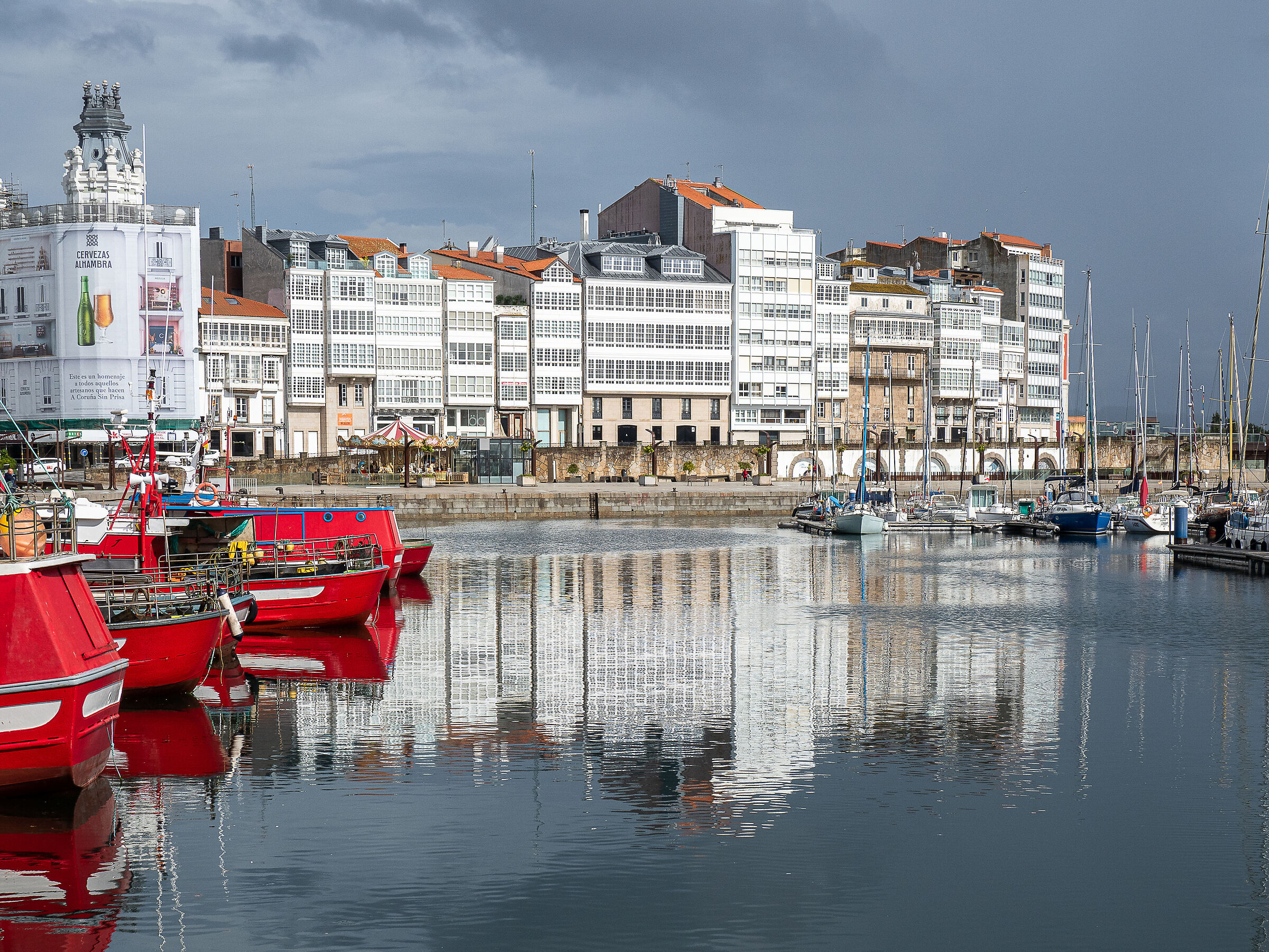 La Coruña si specchia dopo il temporale...