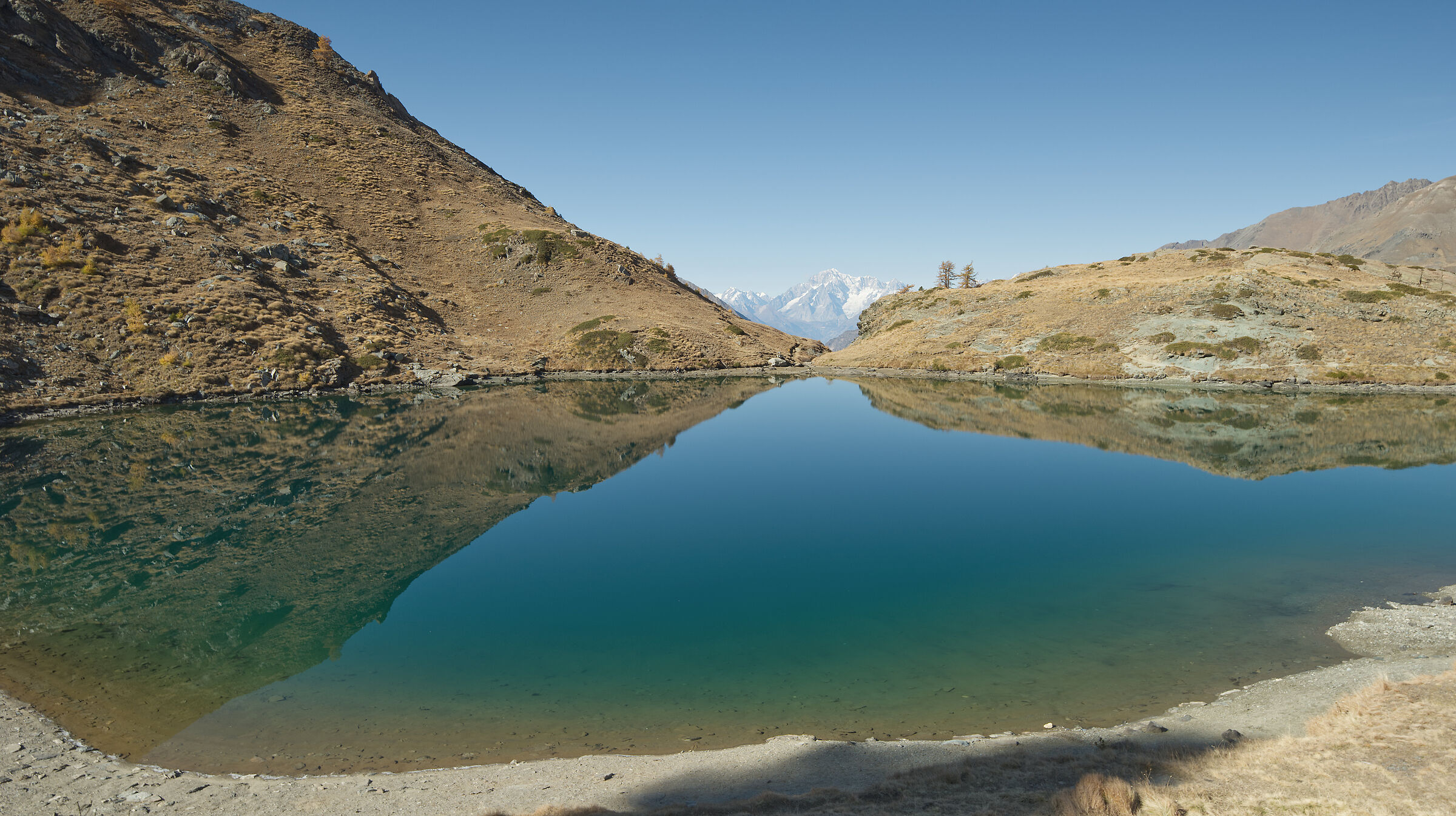 autunno in Val d'Aosta ottobre 2021-Lago Loie 2354m...