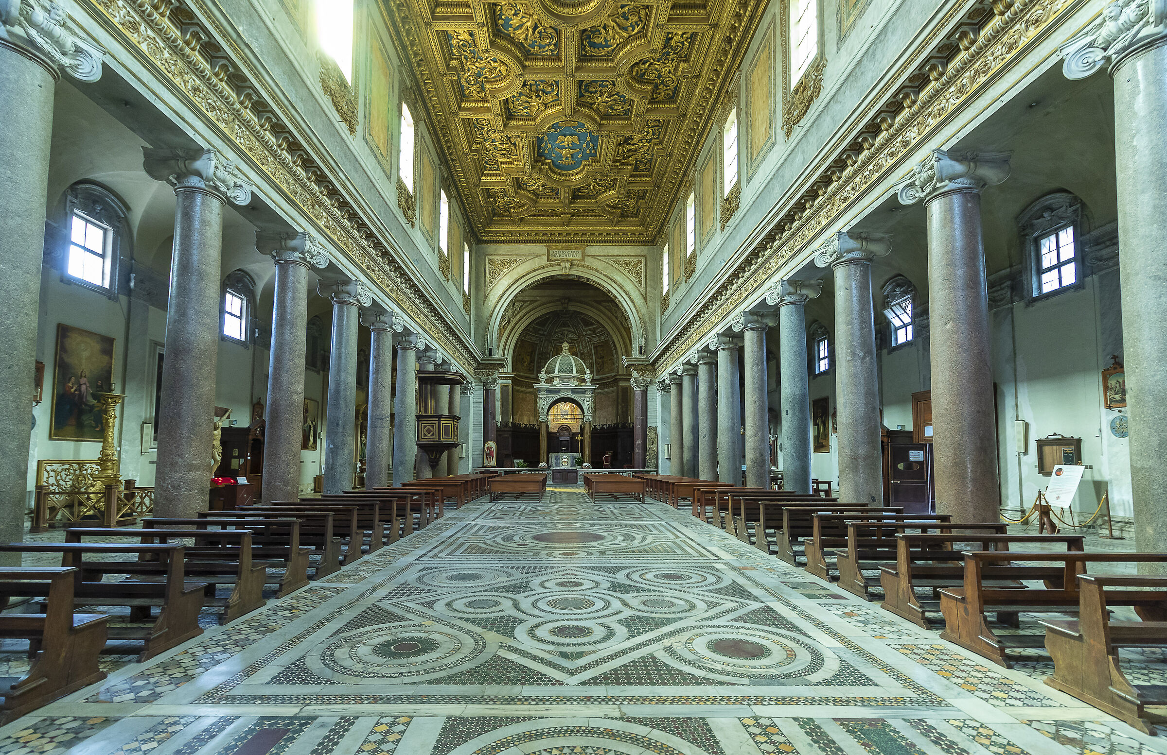 Basilica di San Crisogono in Trastevere (19 scatti)...