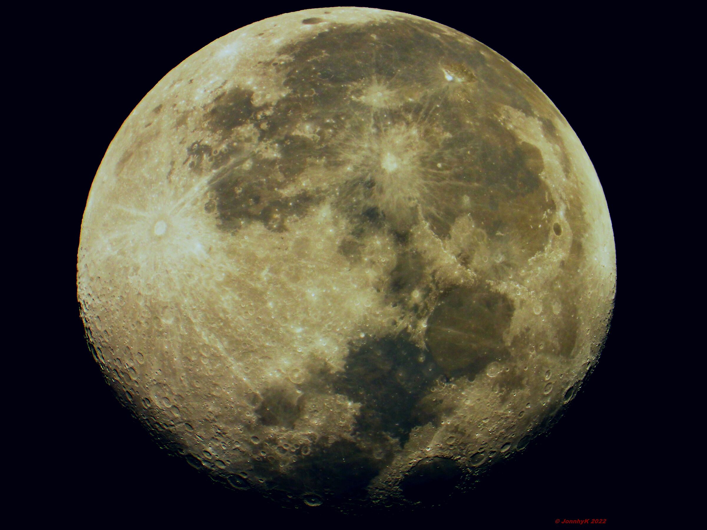Moon at 3000mm (no stack - color correction only)...