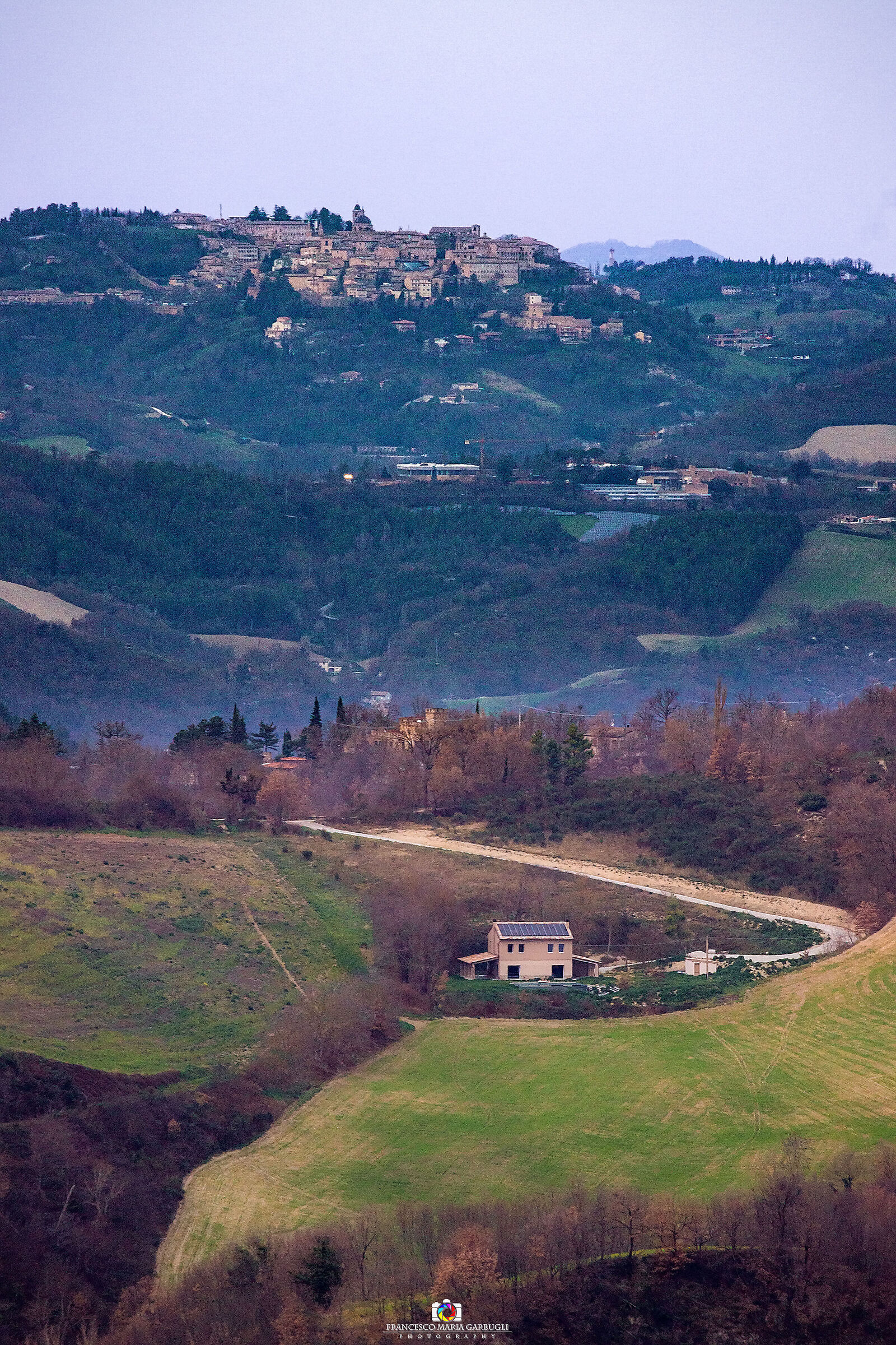 Visuale di Urbino dalla campagna di Fermignano...