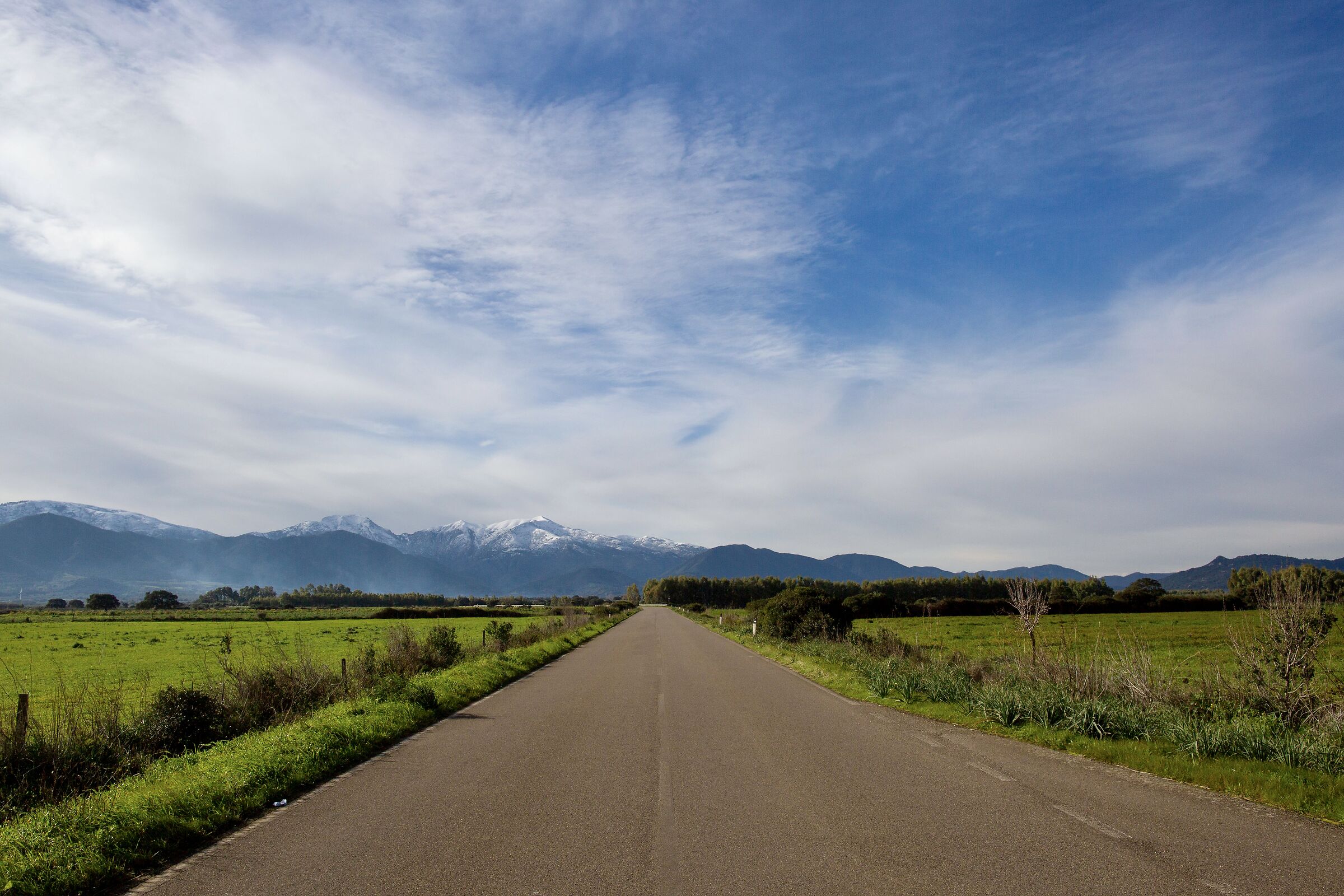 Road to the mountain. Mount Linas...