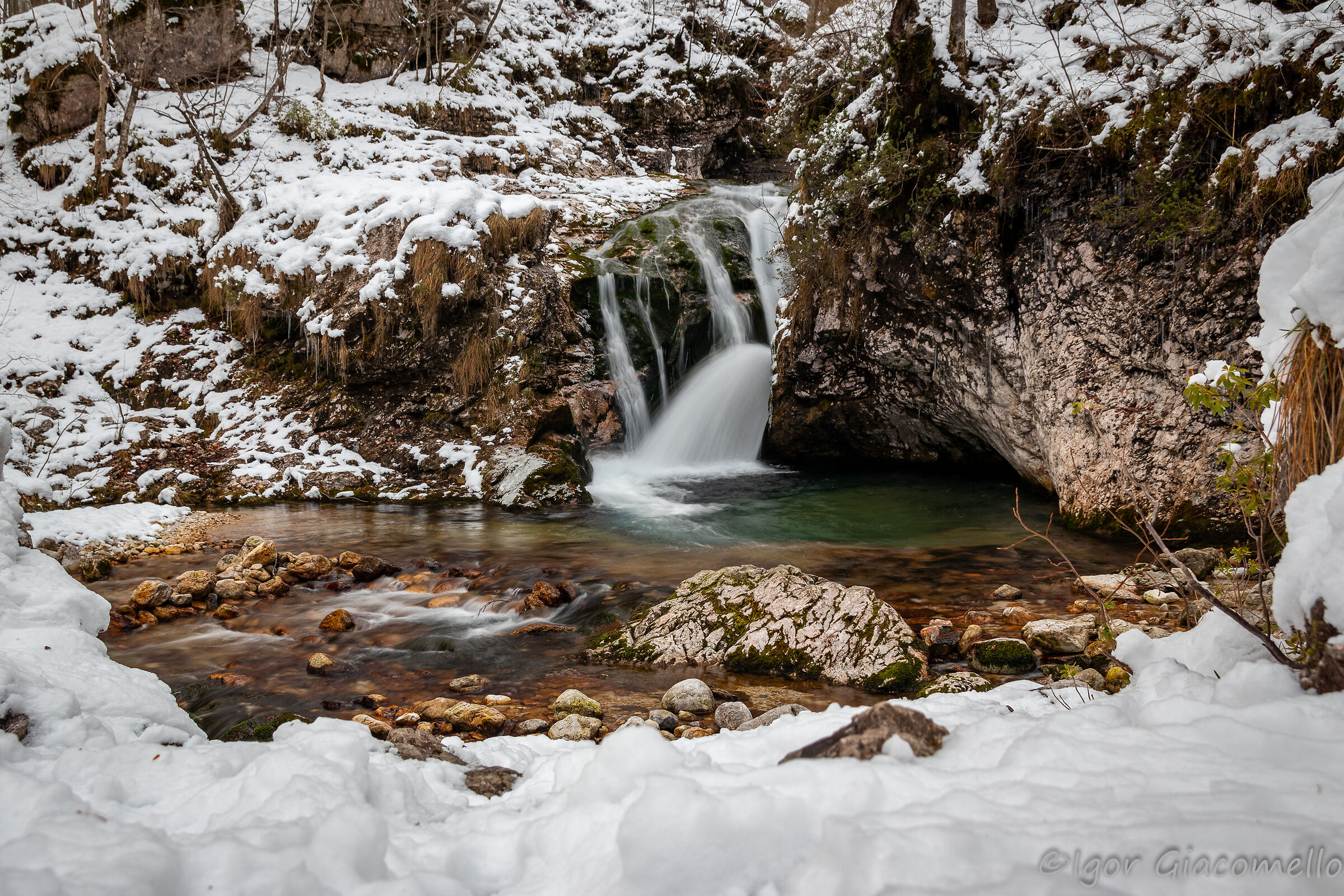 Arzino waterfalls in winter...