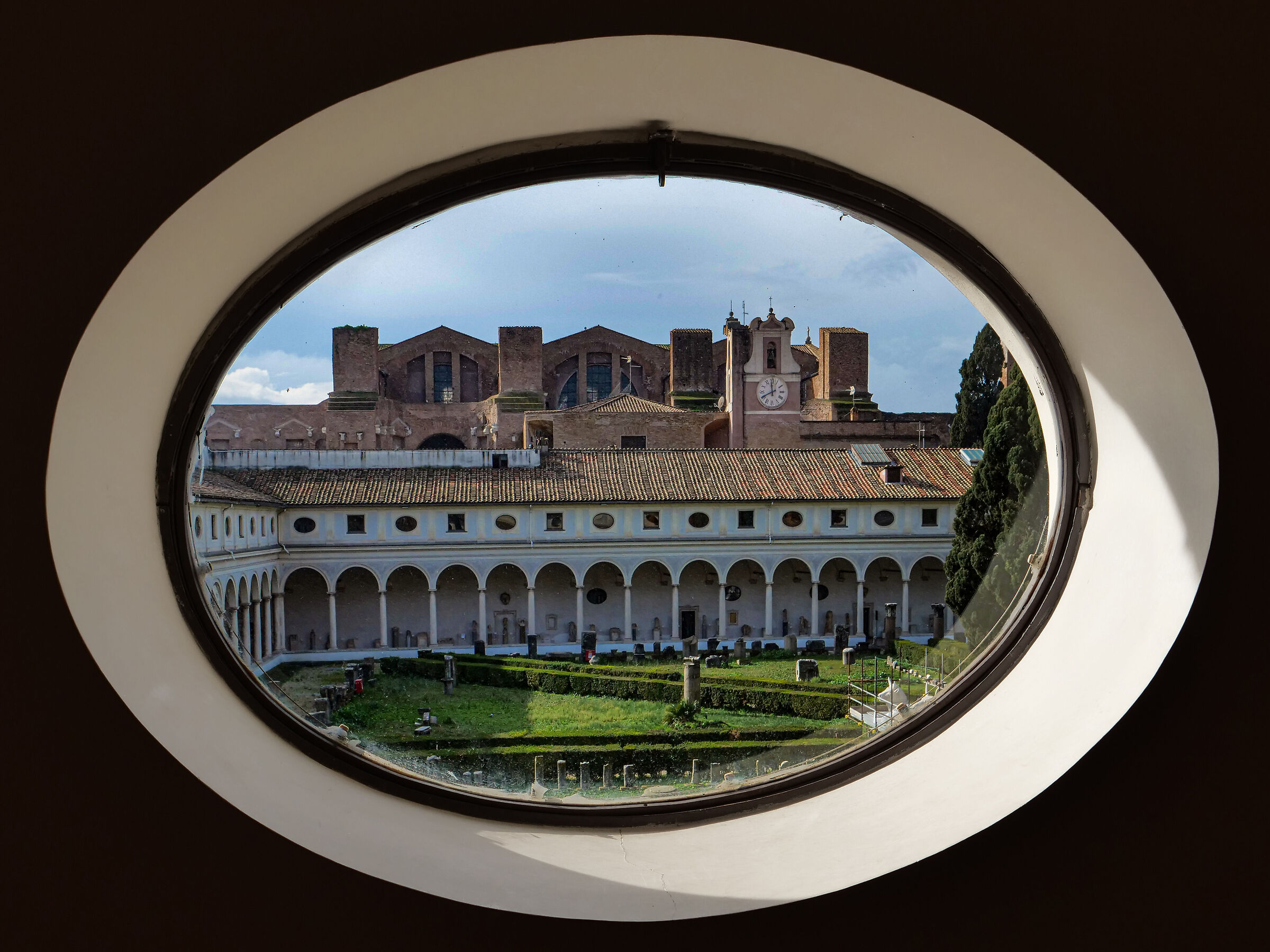 Da oblo' del museo Diocleziano - Roma...