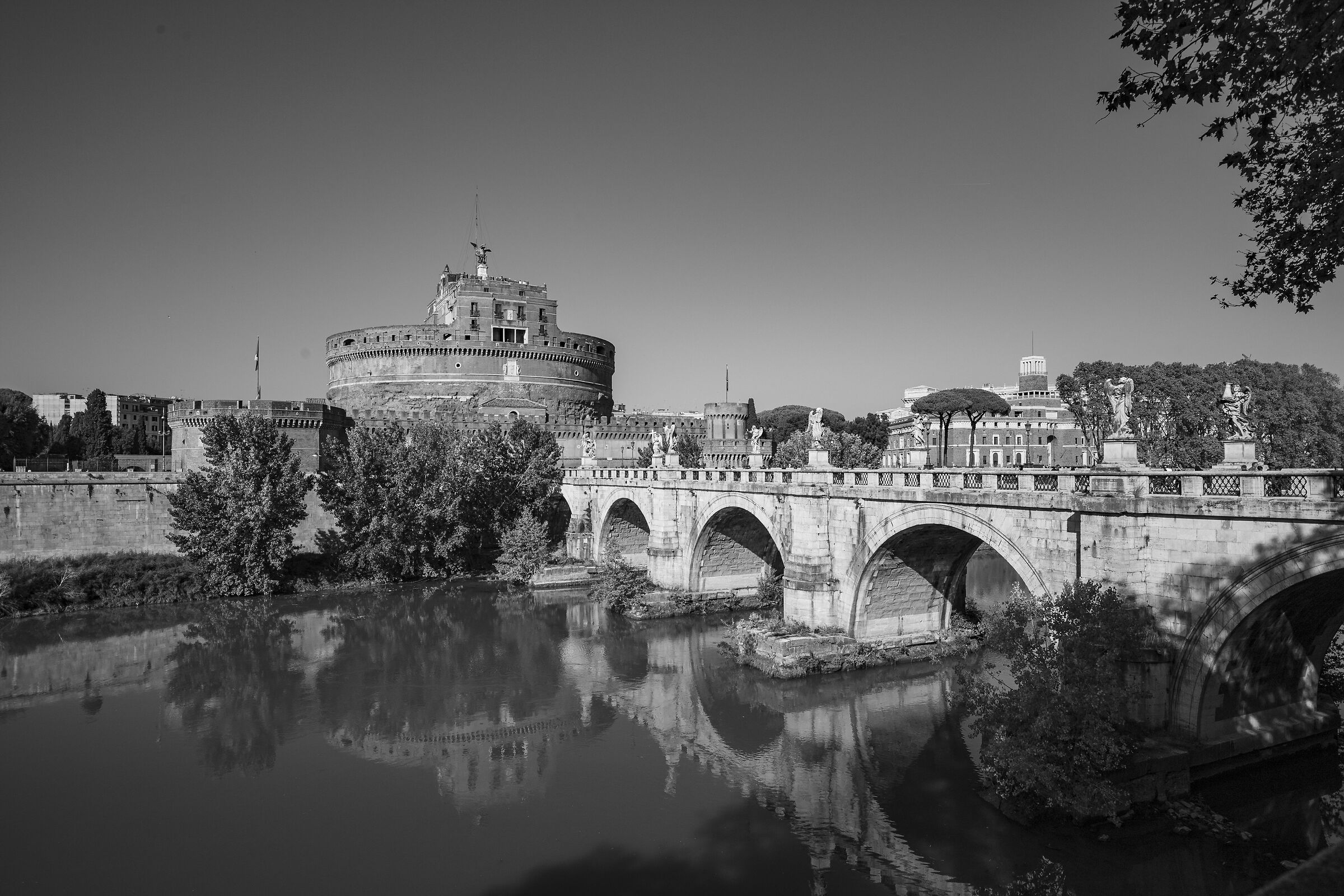 Ponte Sant'Angelo in bn (2)...