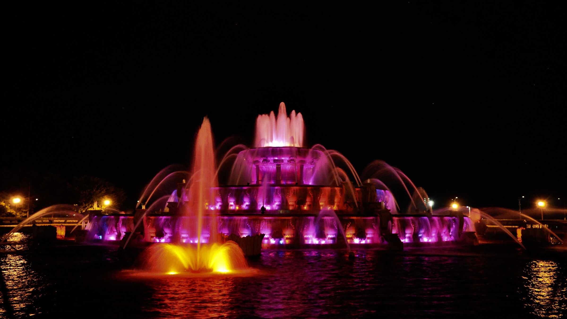 Multi-colored fountain at night in Chicago..USA.....