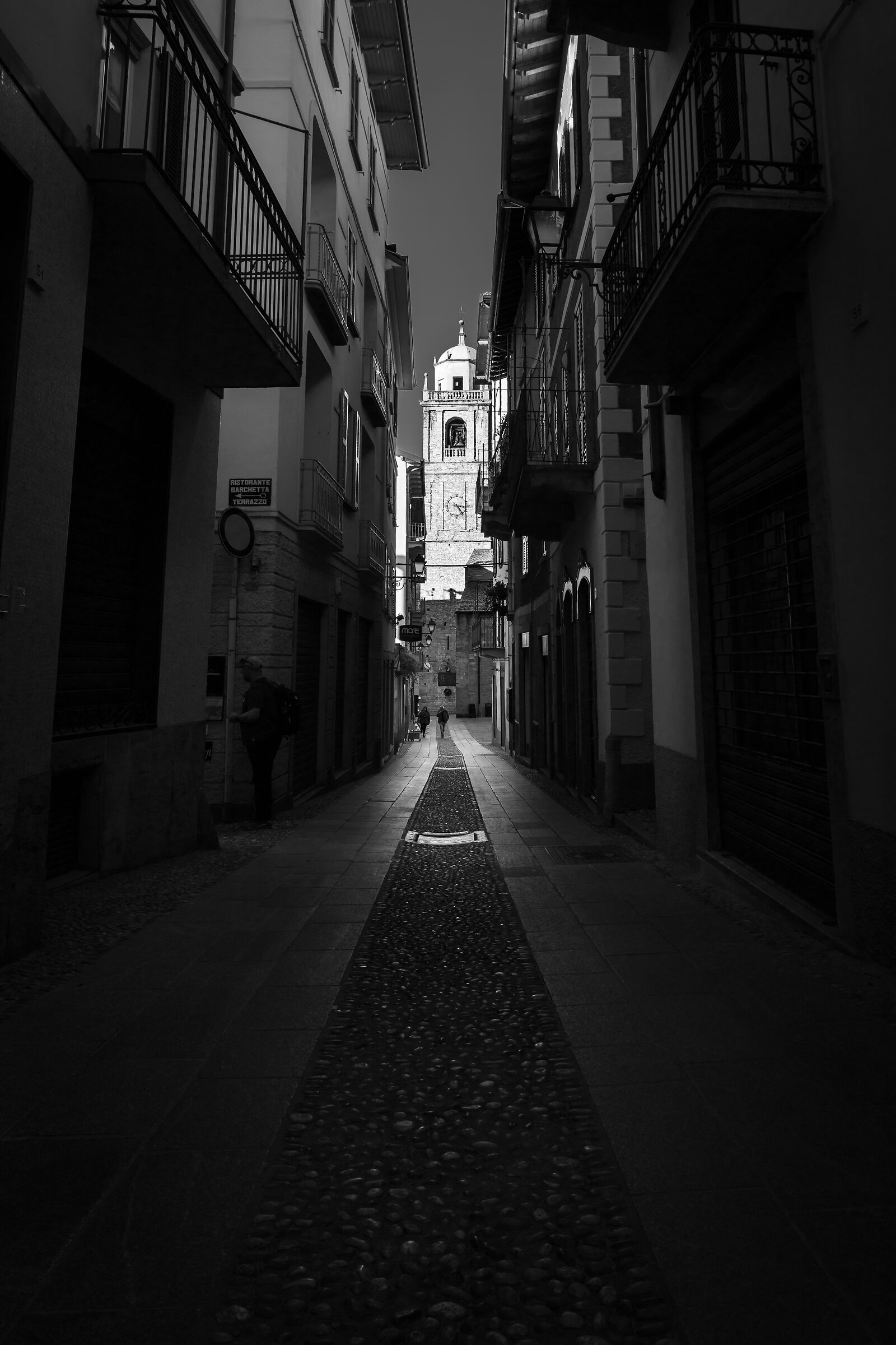 Narrow streets of Bellagio...