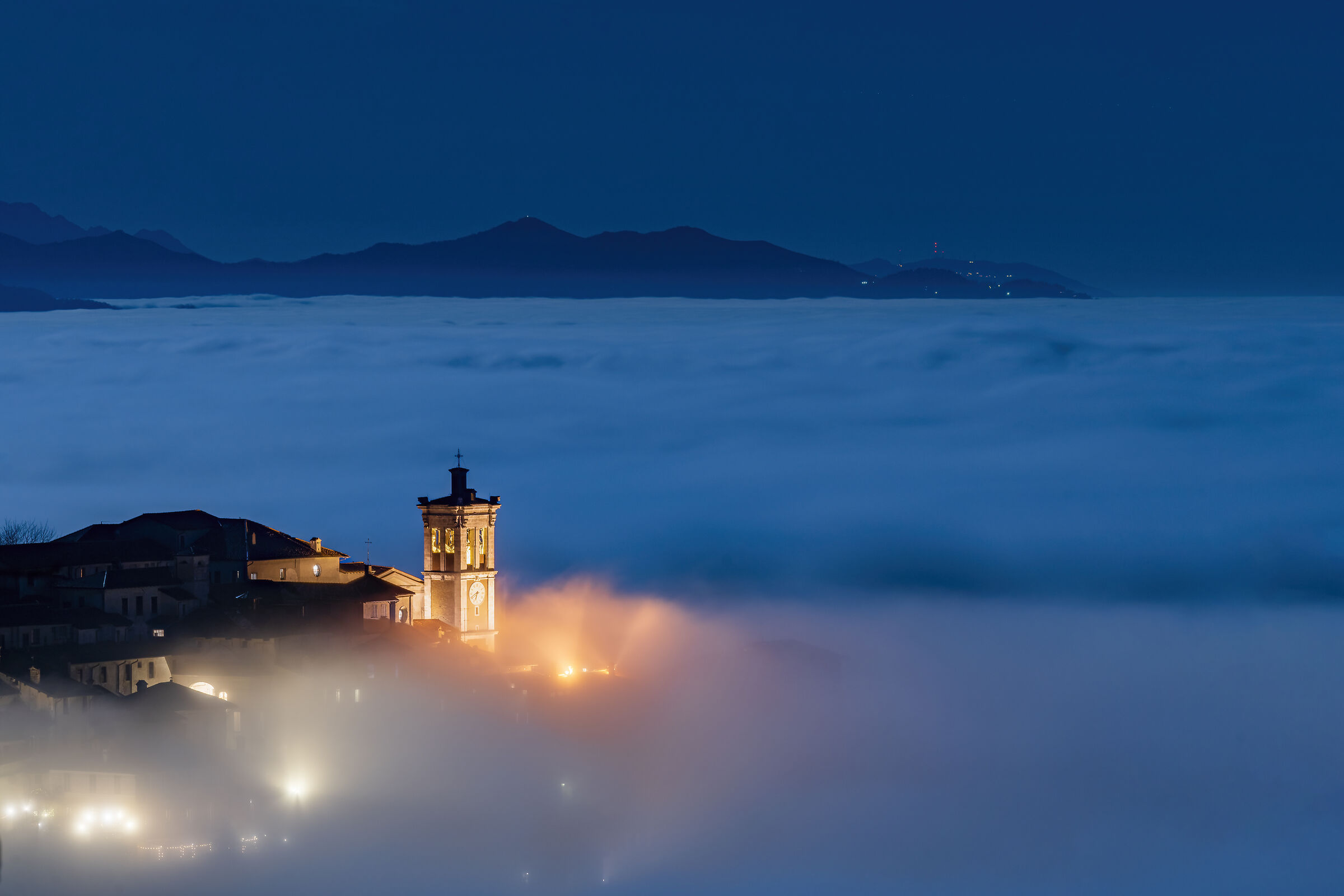 Il Sacro Monte immerso nelle nuvole...