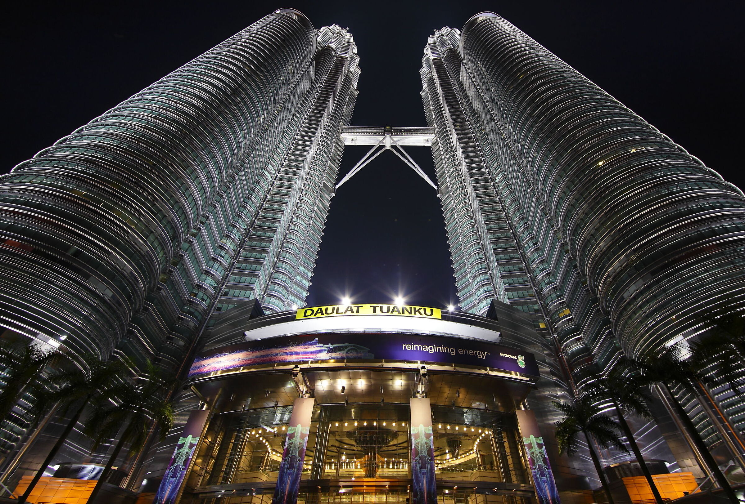 Petronas Twin Towers ...