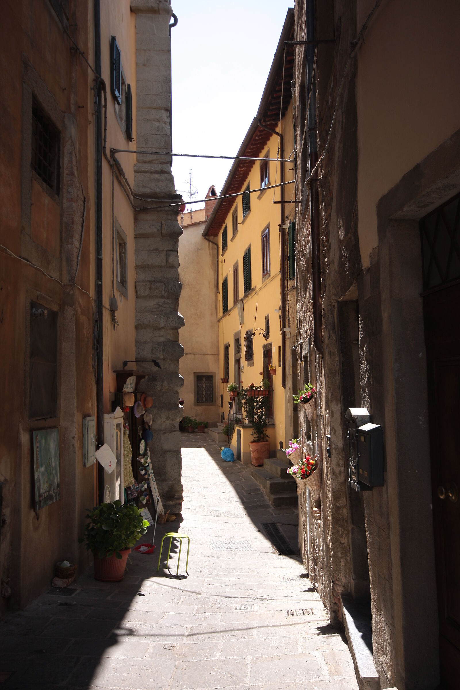 Up and down the narrow streets of Cortona ...