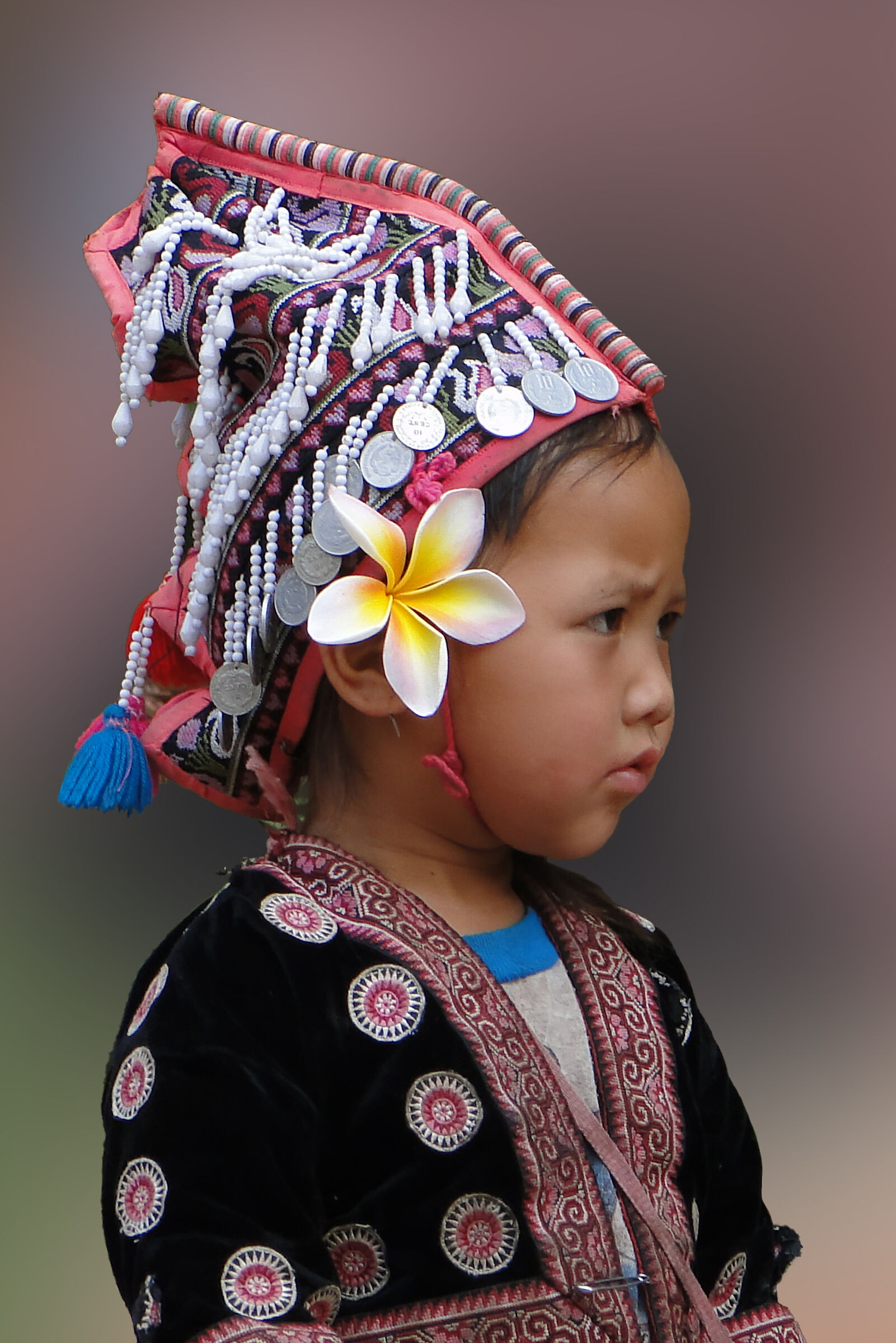 Thai girl in traditional dress...