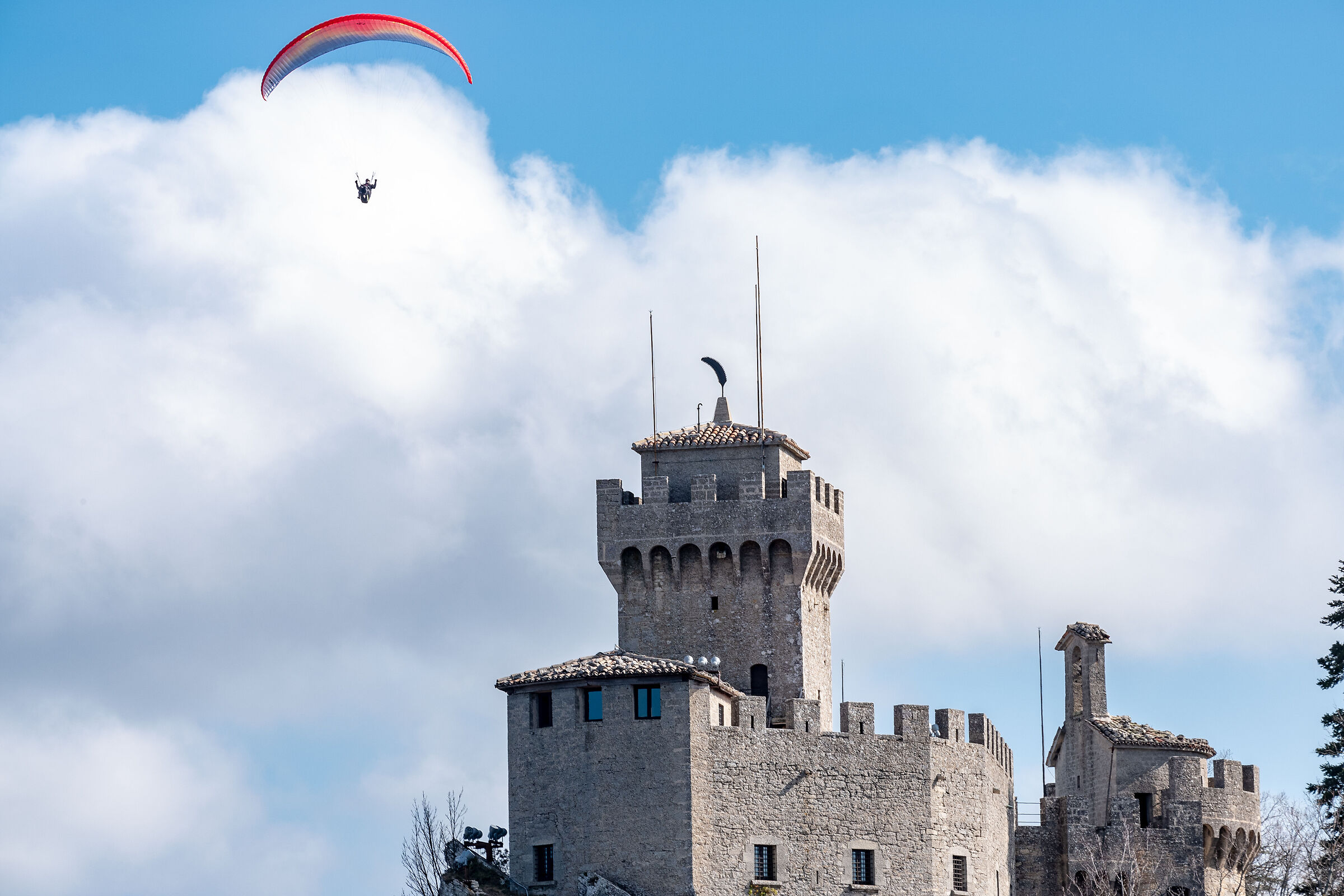 Flying over the roofs of the castle...