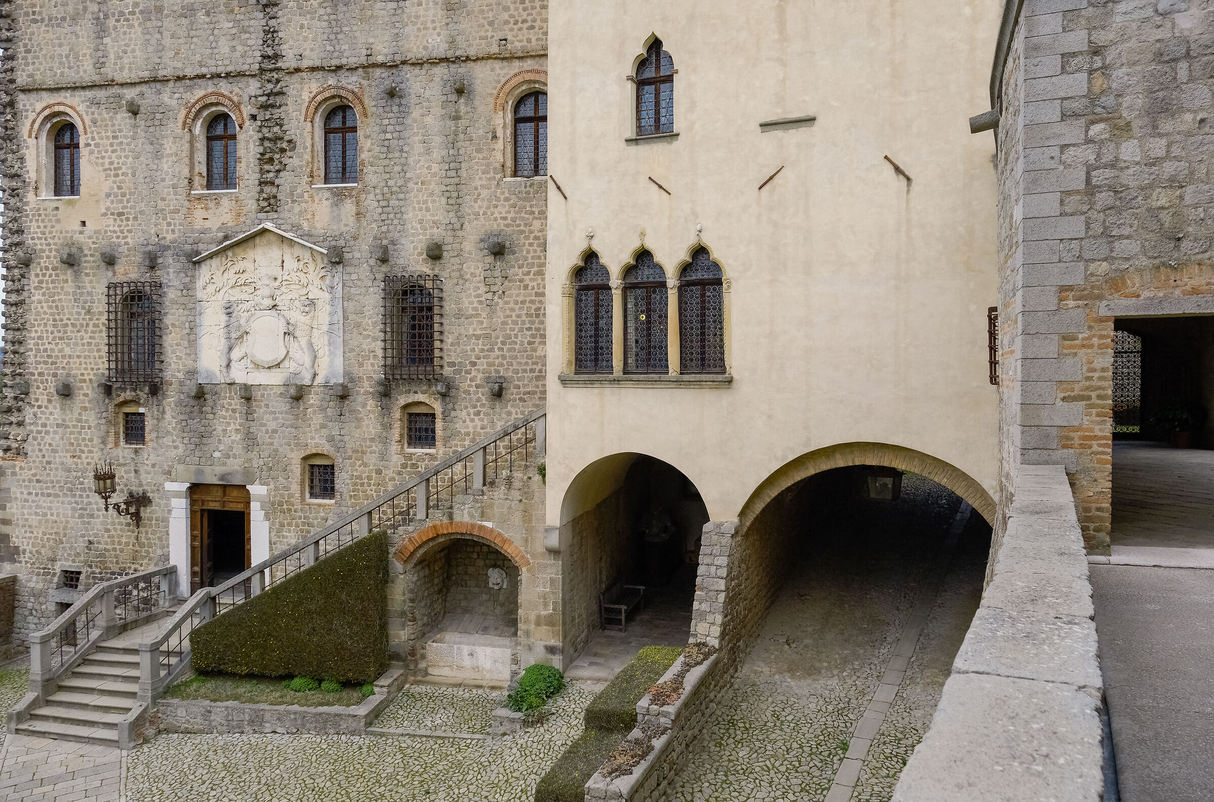 facciata esterna castello Cini, Monselice...