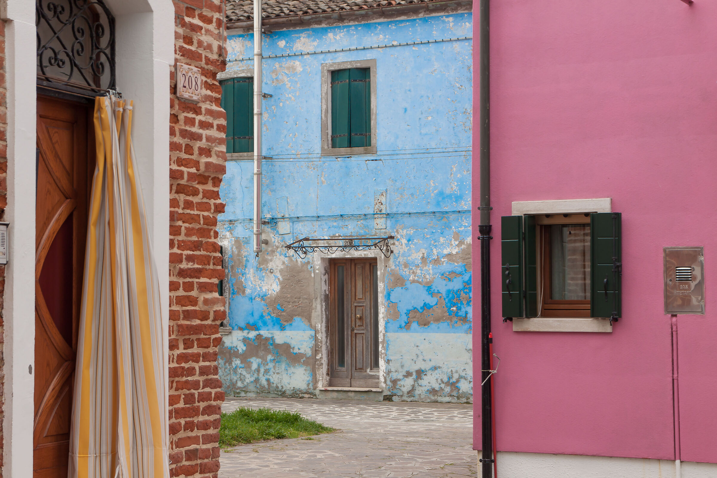 Burano, colors and signs of time....