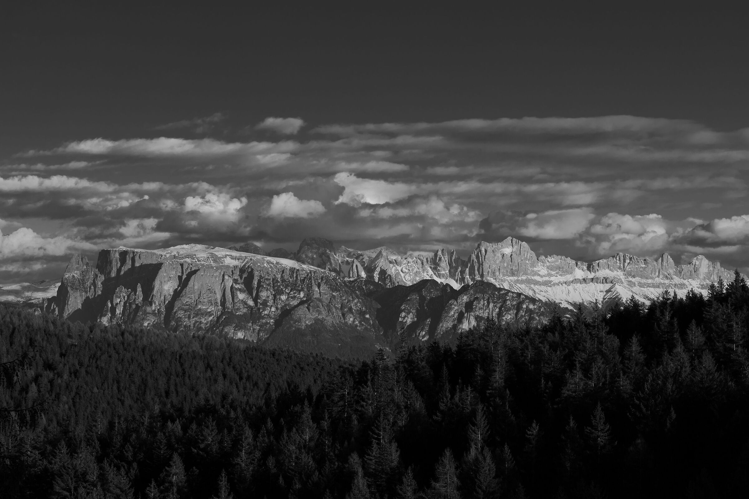 Skyline of the Dolomites from S. Genesio Atesino...