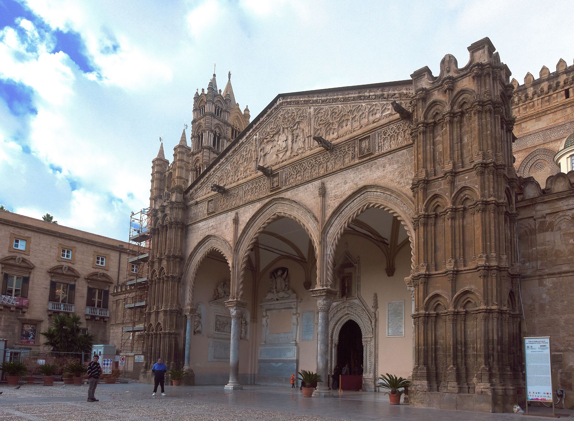 cattedrale - portico meridionale raddrizzata...