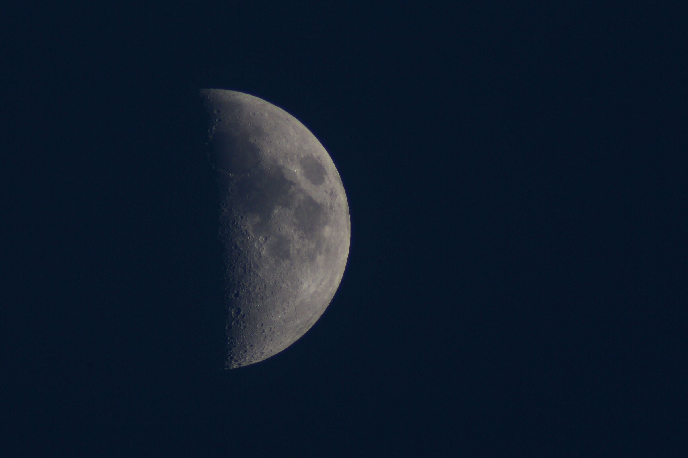 Moon March 28, 2023 - jintu 420-800 f 8.3-16...